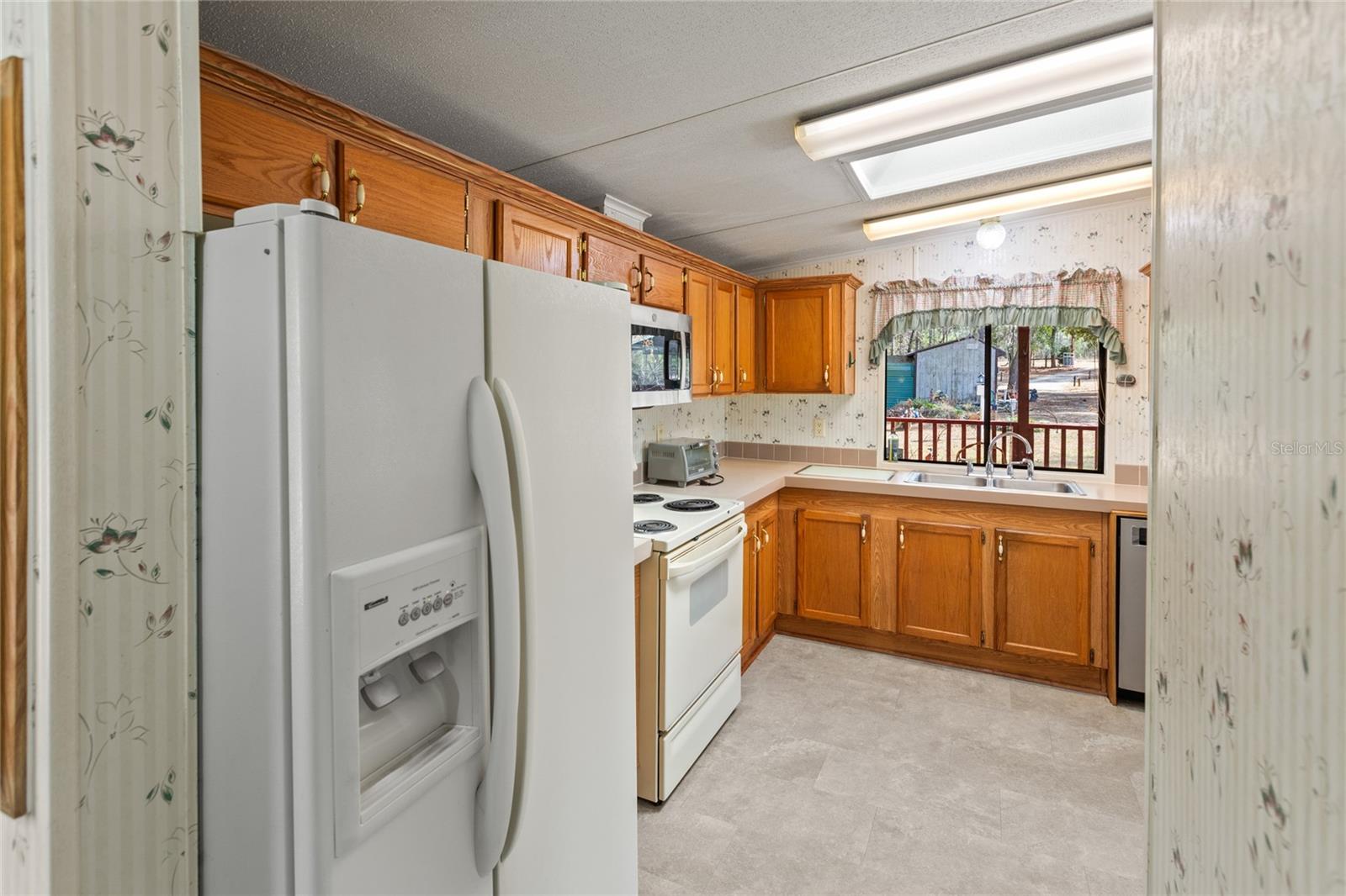 LONG LAKE ESTATES - Residential