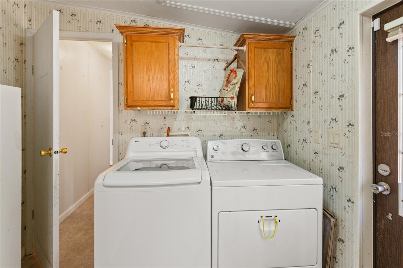 LONG LAKE ESTATES - Residential