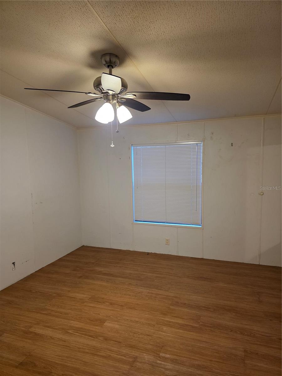 LONG LAKE ESTATES - Residential