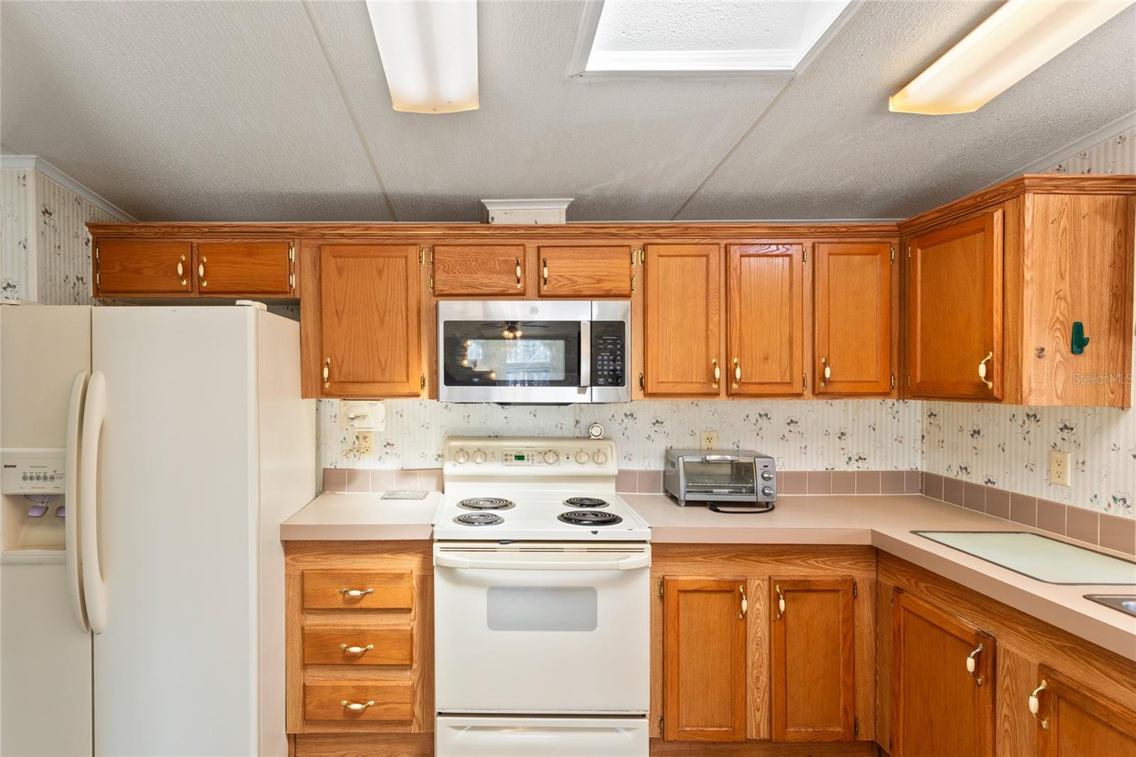 LONG LAKE ESTATES - Residential