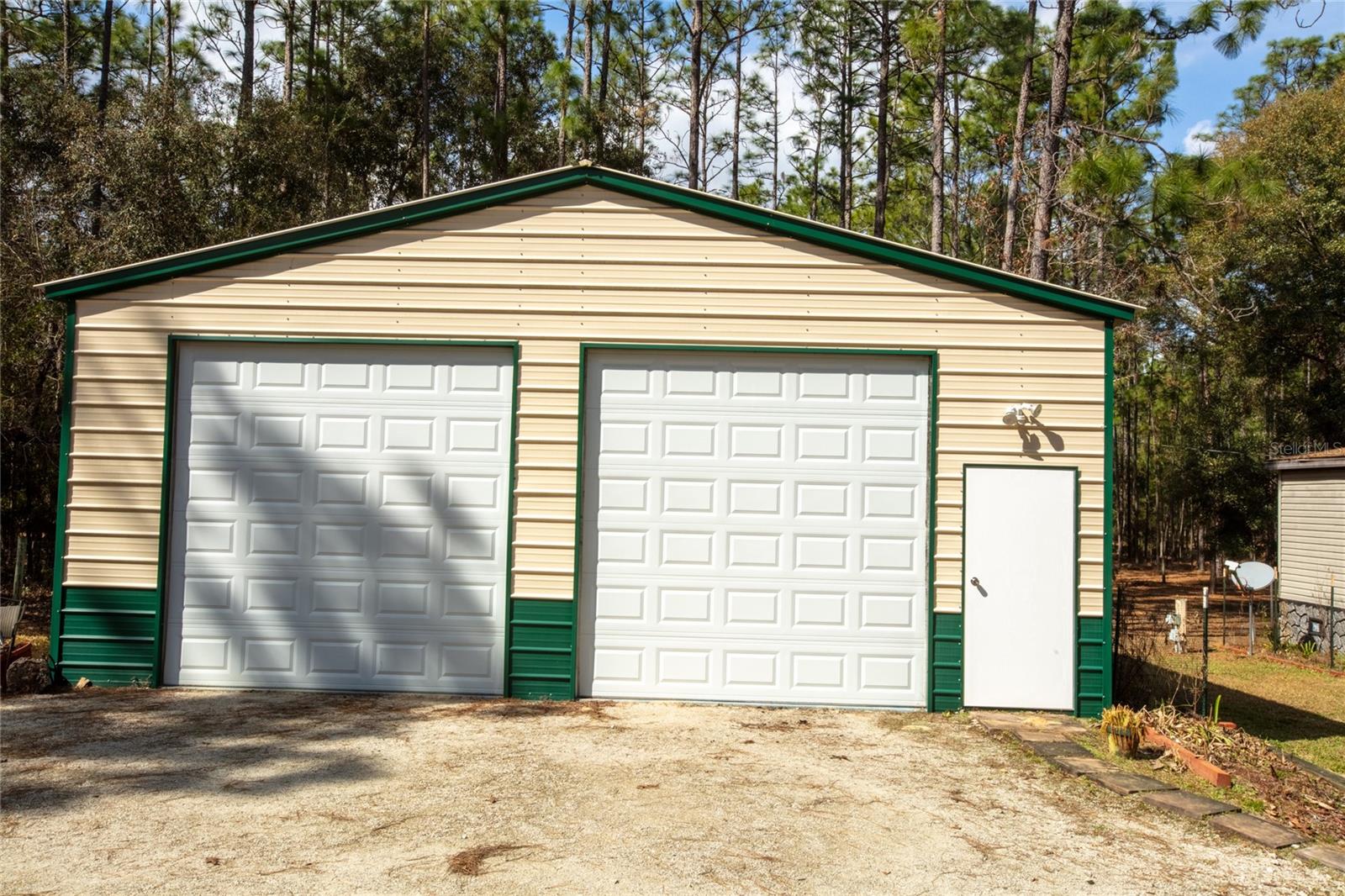 LONG LAKE ESTATES - Residential