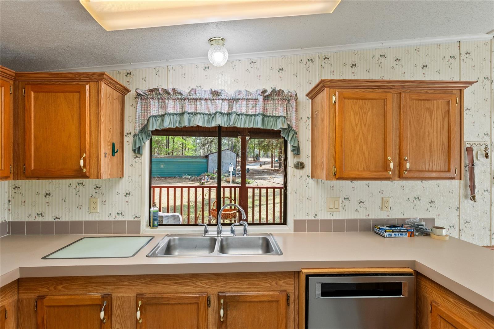 LONG LAKE ESTATES - Residential