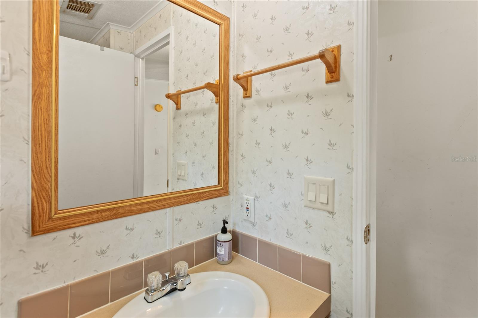 LONG LAKE ESTATES - Residential