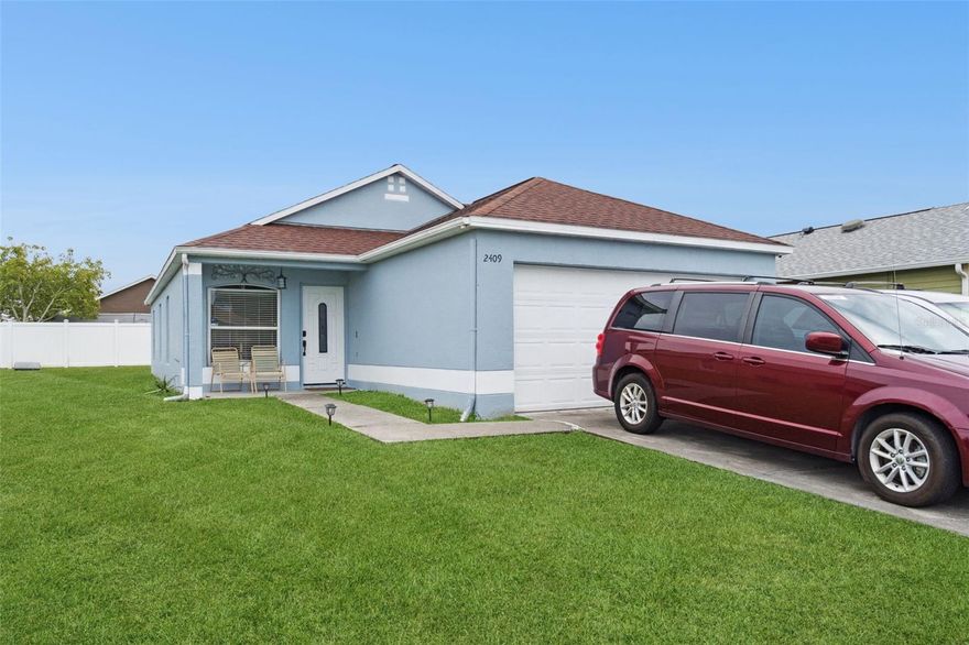 Location, Location !!!This property is move-in ready, sits on a cul-de-sac in the Neighborhood of Morgan Point Lake Side. First time on themarket, with only one owner. This Stunning 3 Bedroom 2 Bath features a beautiful remodeled kitchen with wood cabinets and quartz counter top,new ceiling lighting, and brand new stainless steel appliances. Both bathrooms have been remodeled. Ac Unit was replace in 2017, Roof wasreplaced July 2018, water heater was replaced July 2020. Waterproof Rigid Core Vinyl Plank flooring 100 life proof floor throughout the housewith updated PBC crown molding. The interior and exterior have been repainted. Other features inside home, Ceiling fans, all light fixture havebeen updated, new smoke detector, all power outlets throughout the entire house are new, all ac vent replaced, with wood blinds throughout thehouse. New front door with code smart feature. Great floor plan!!