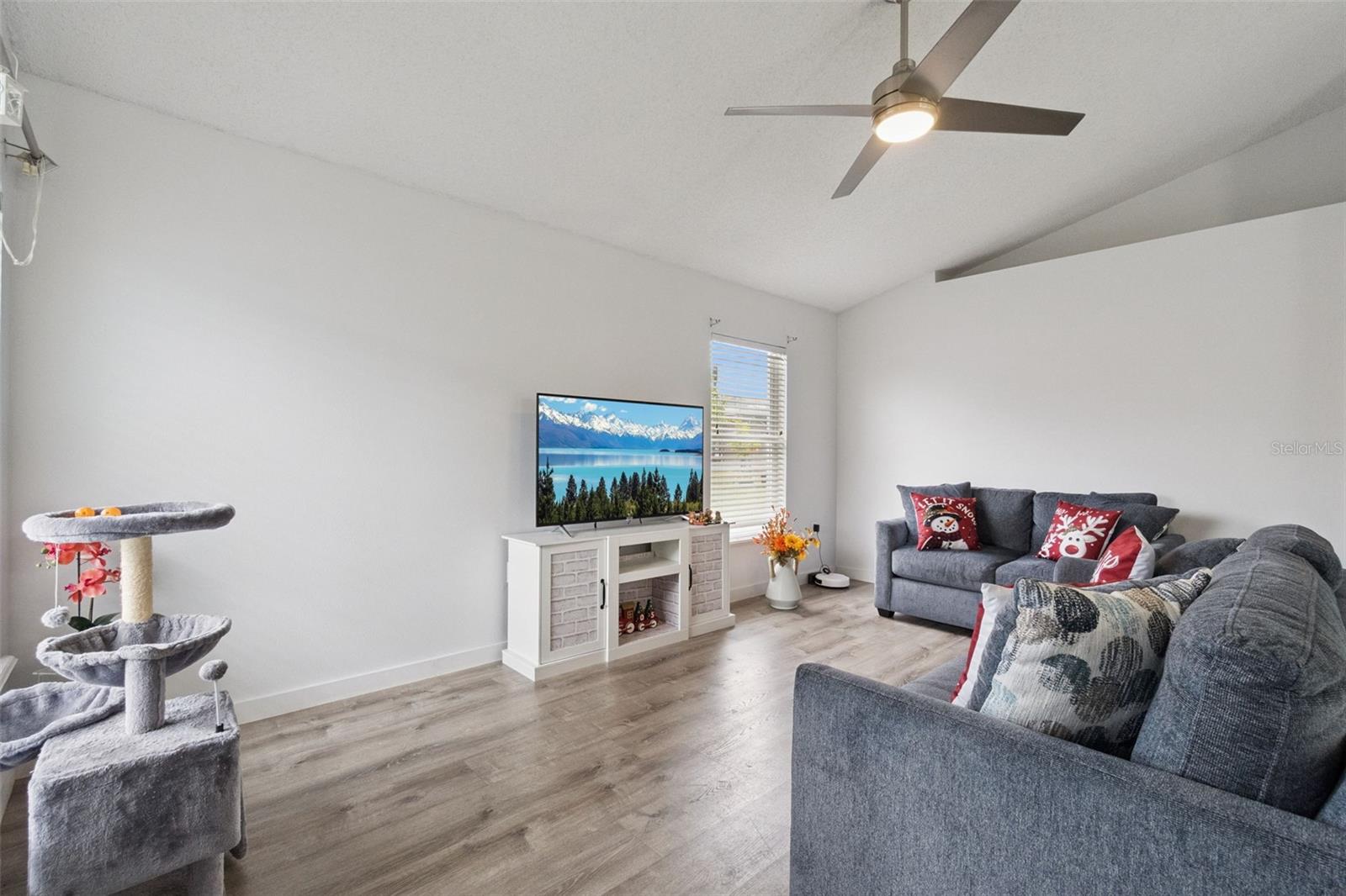 MORGAN POINT PH 2 - Residential Lease