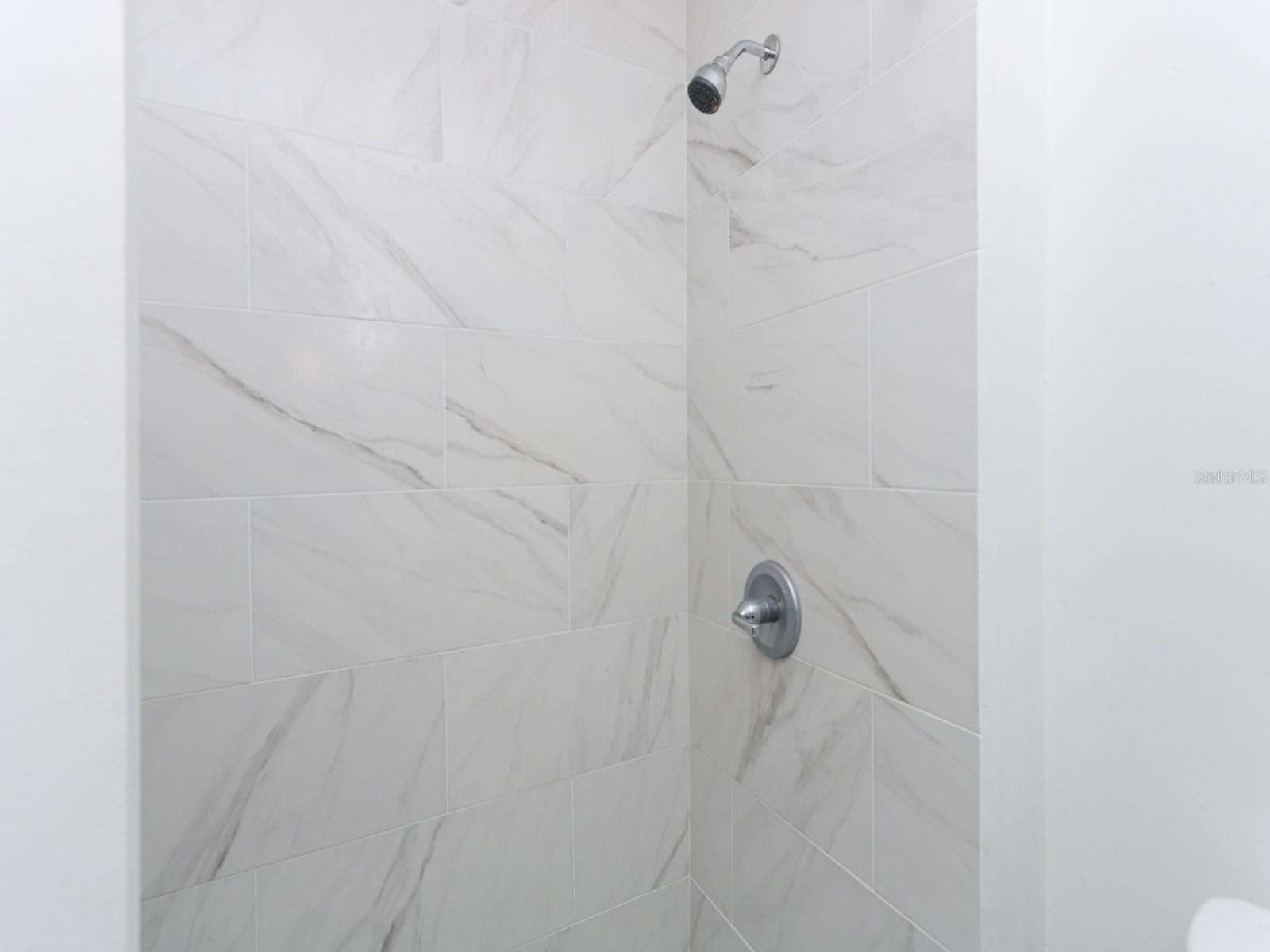 COLONIES - Residential