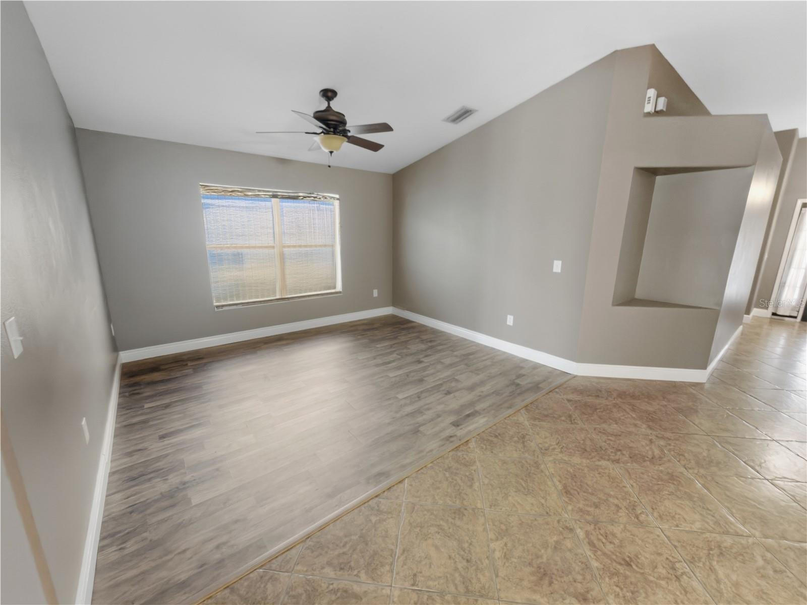 RIVERCHASE - Residential