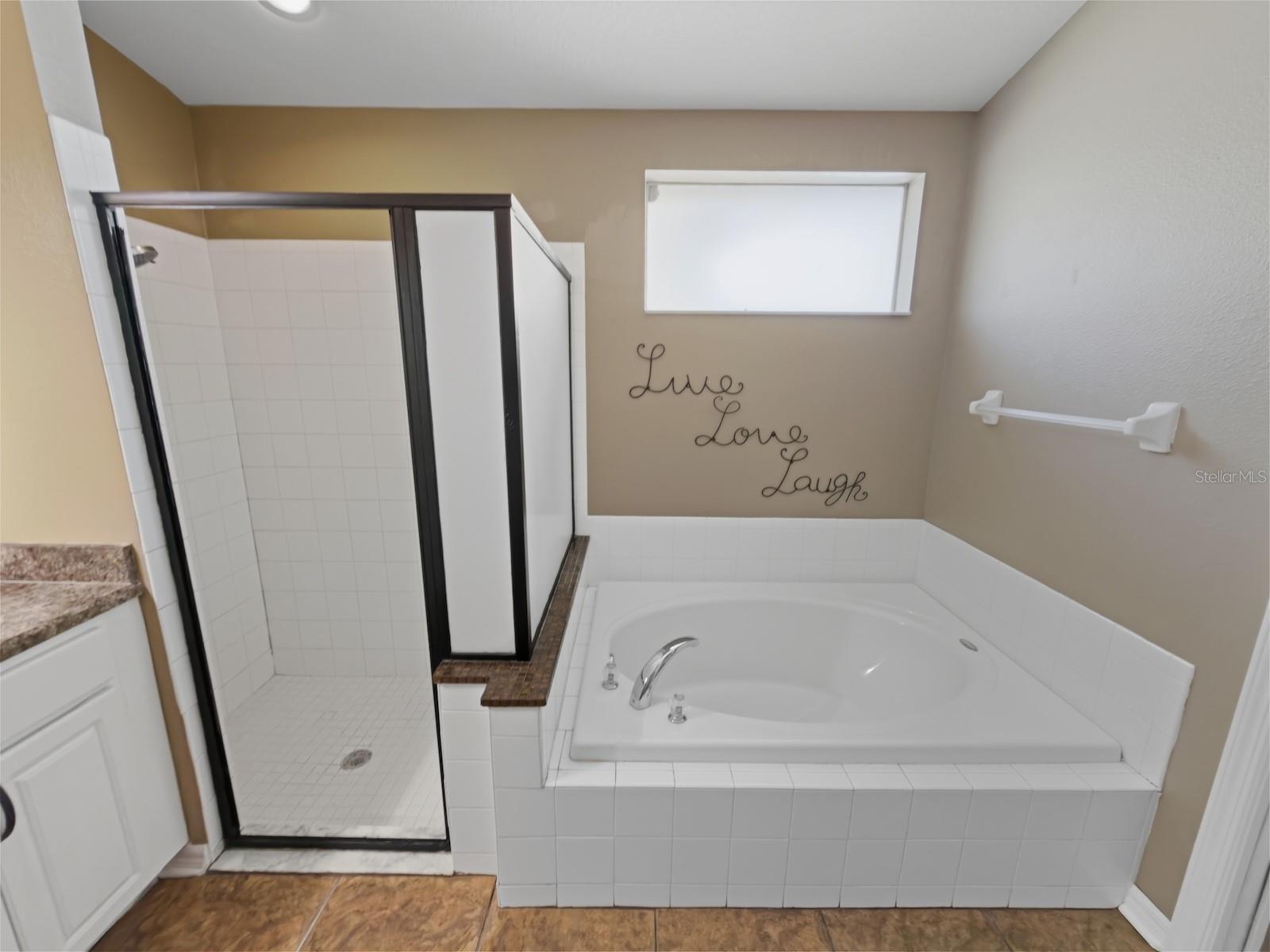 RIVERCHASE - Residential