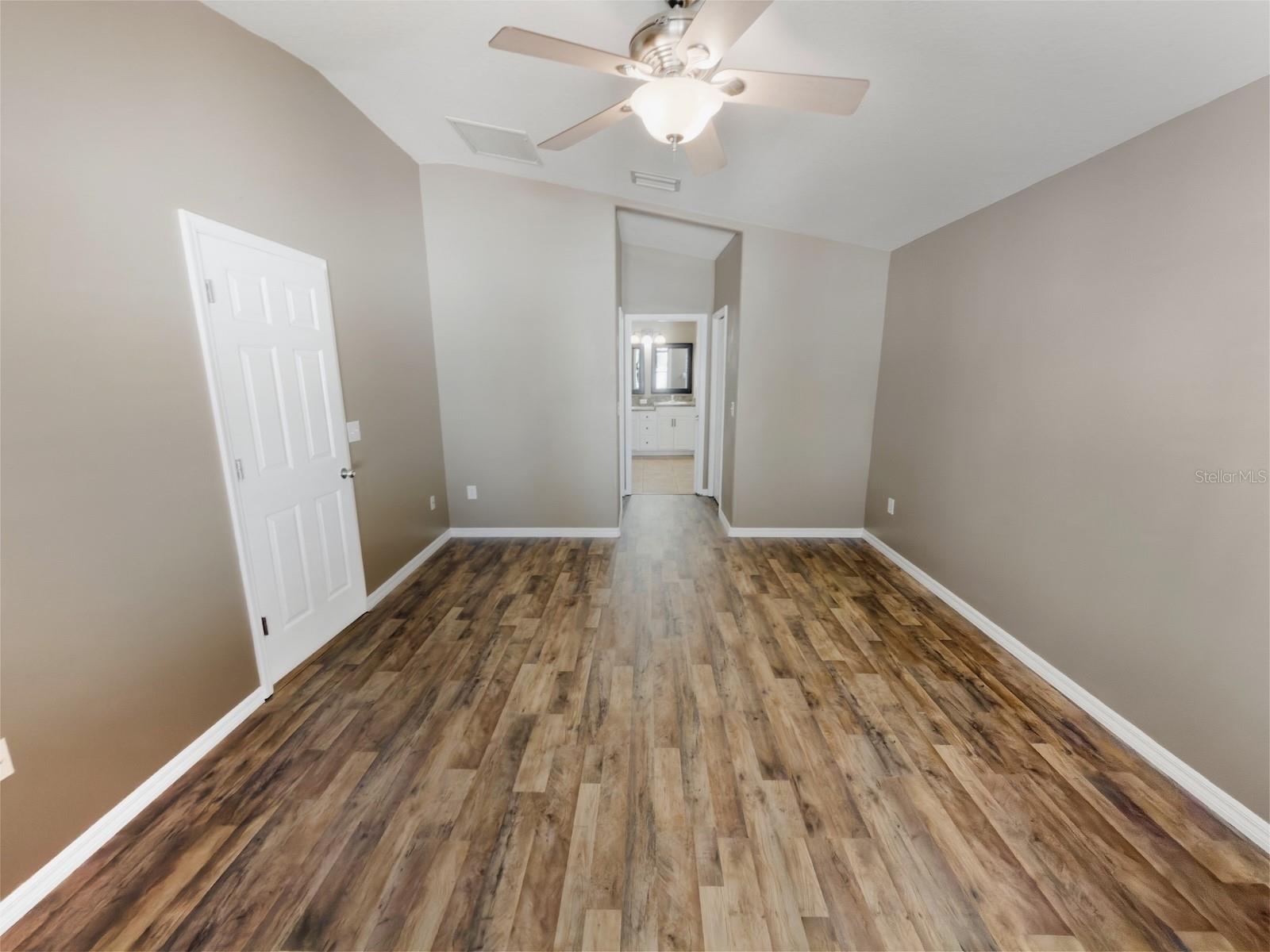 RIVERCHASE - Residential