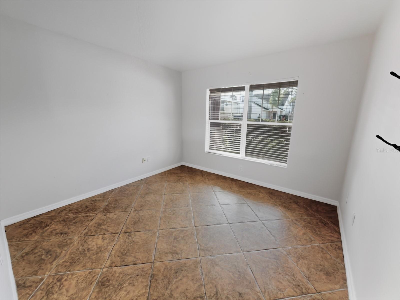 RIVERCHASE - Residential