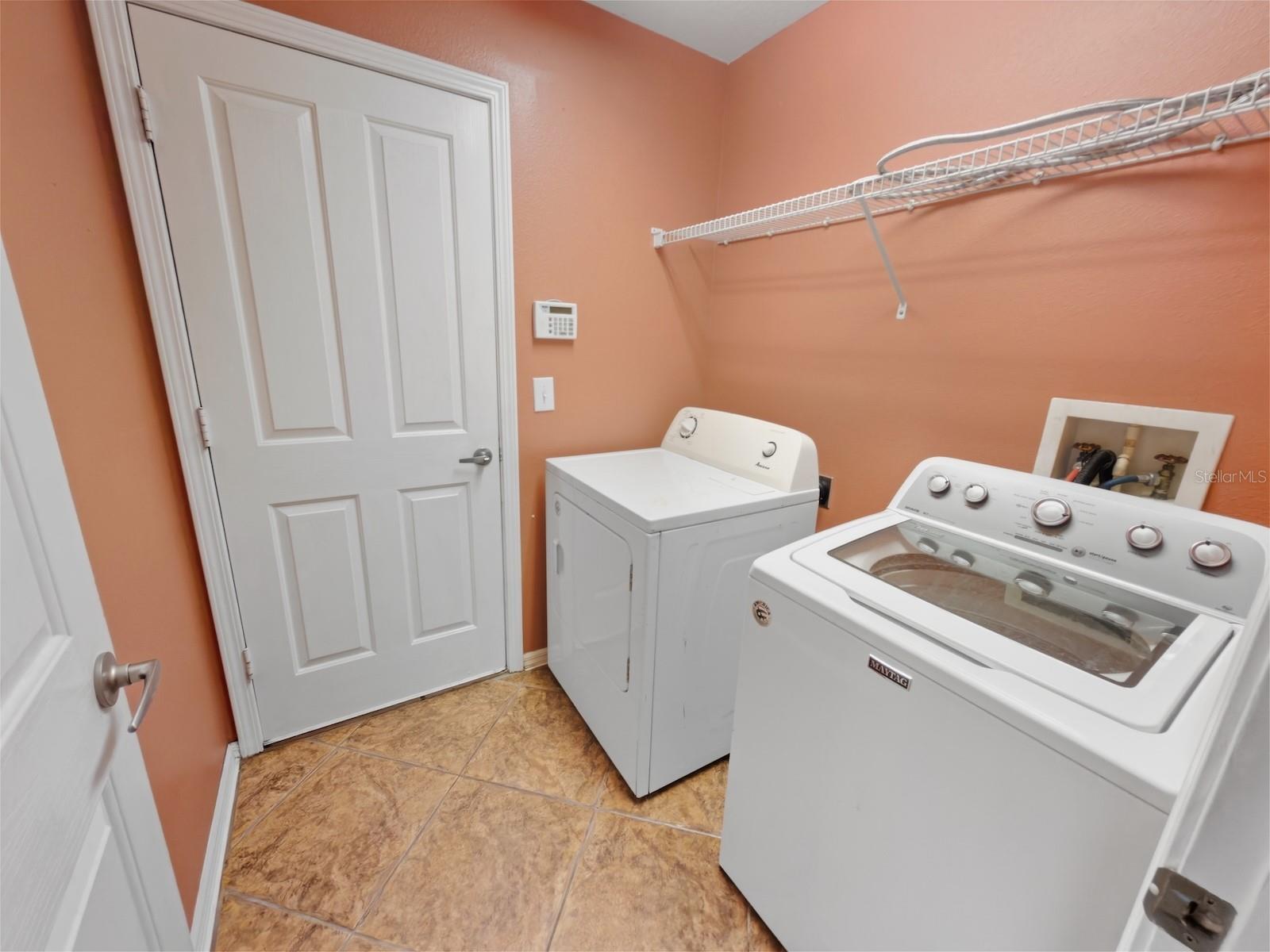 RIVERCHASE - Residential