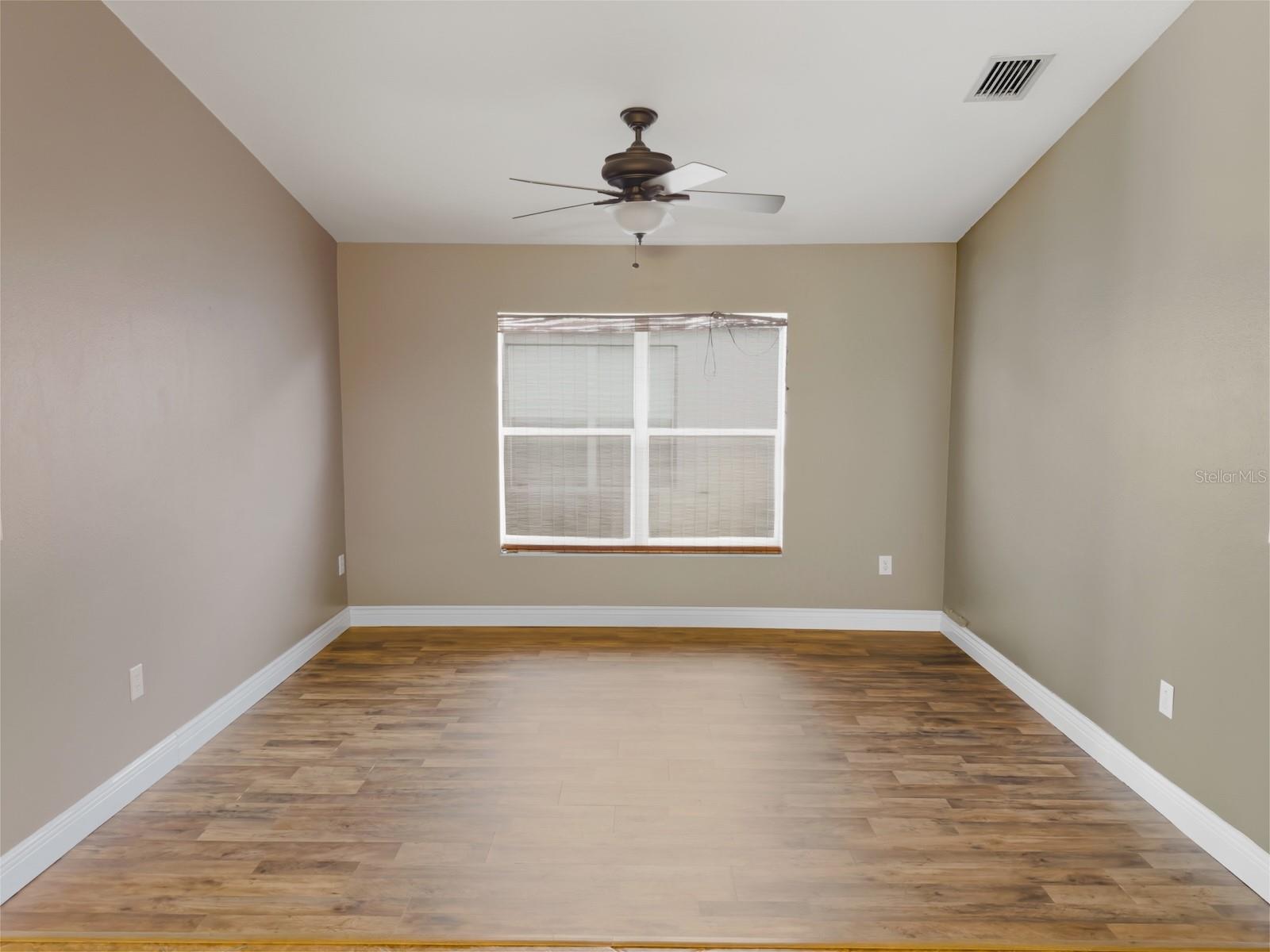 RIVERCHASE - Residential