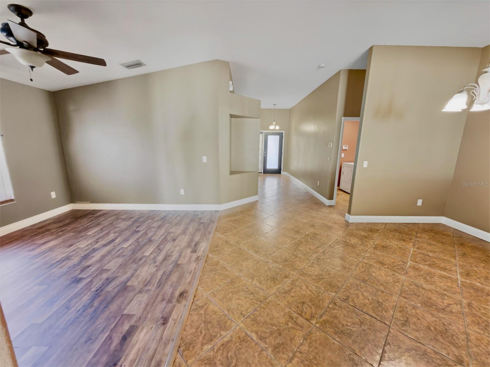 RIVERCHASE - Residential