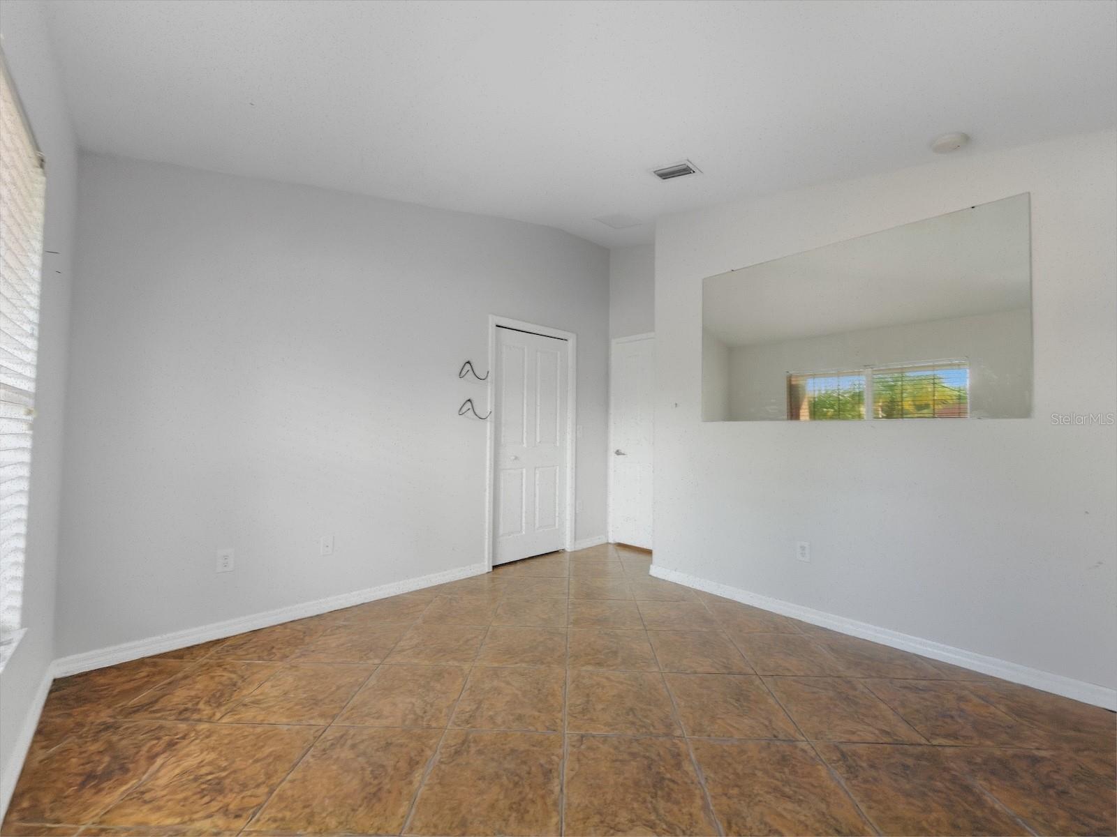 RIVERCHASE - Residential