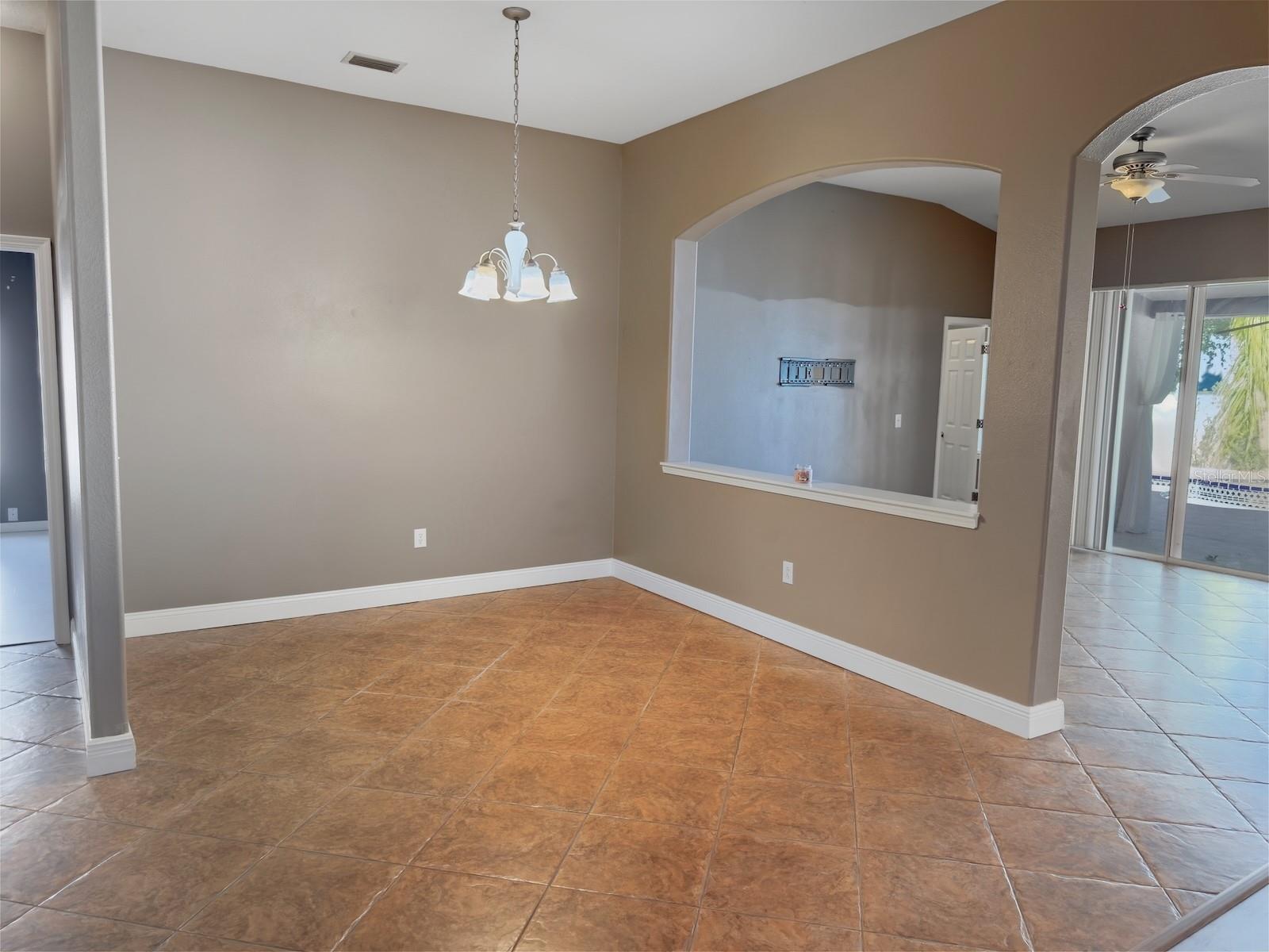 RIVERCHASE - Residential