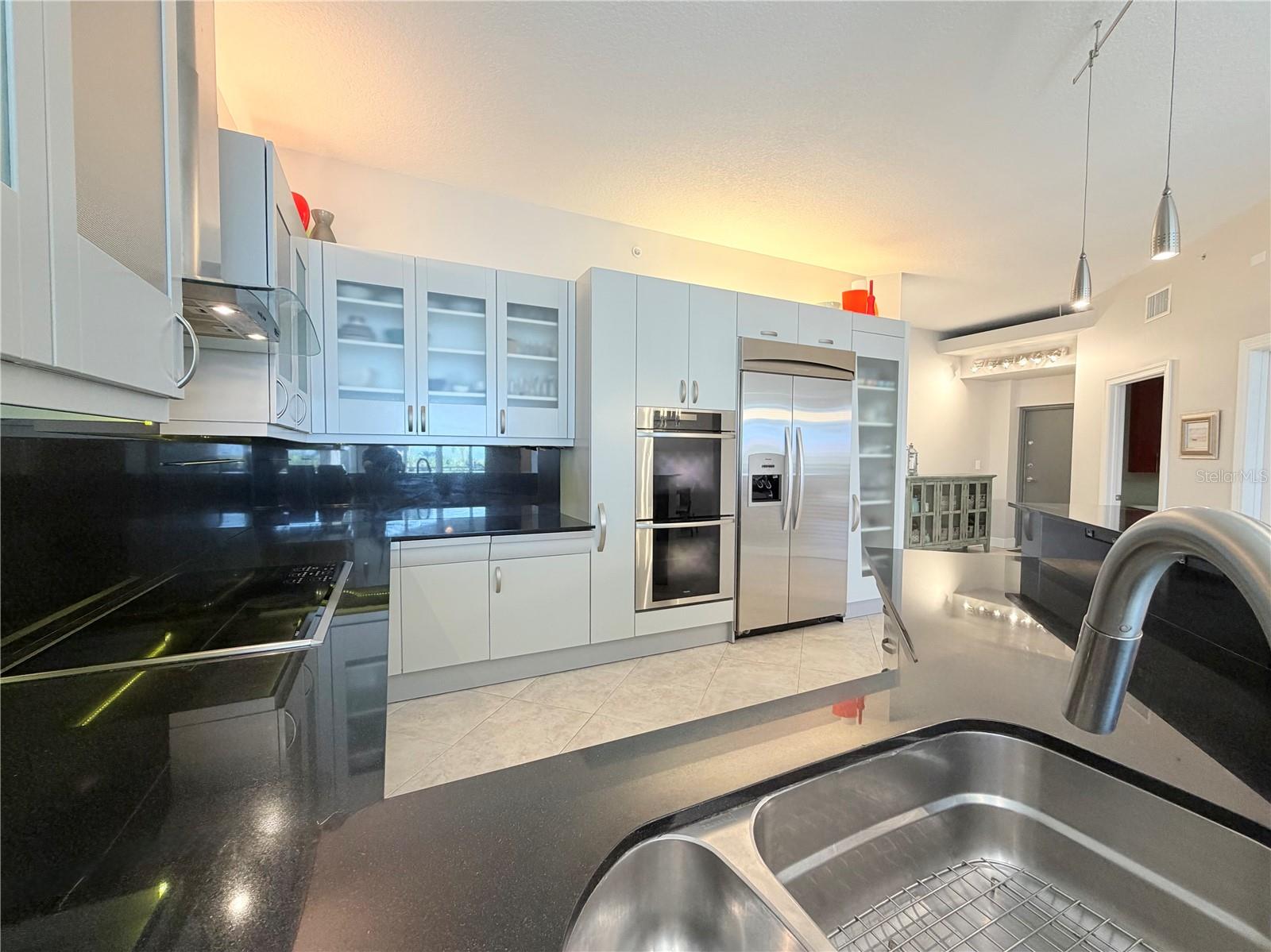 HIBISCUS-BY-THE-SEA CONDOMINIUM BLDG 2 UNIT 104 - Residential