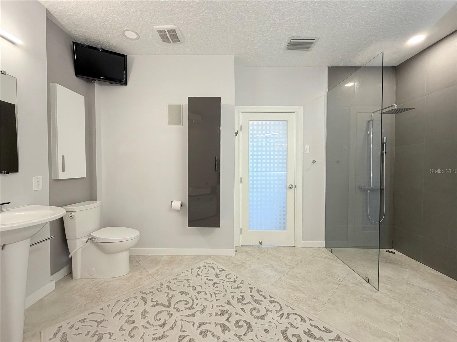 HIBISCUS-BY-THE-SEA CONDOMINIUM BLDG 2 UNIT 104 - Residential