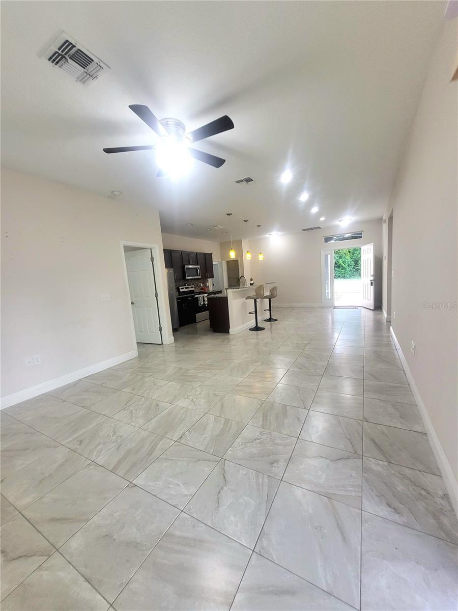586 GERALDINE DRIVE