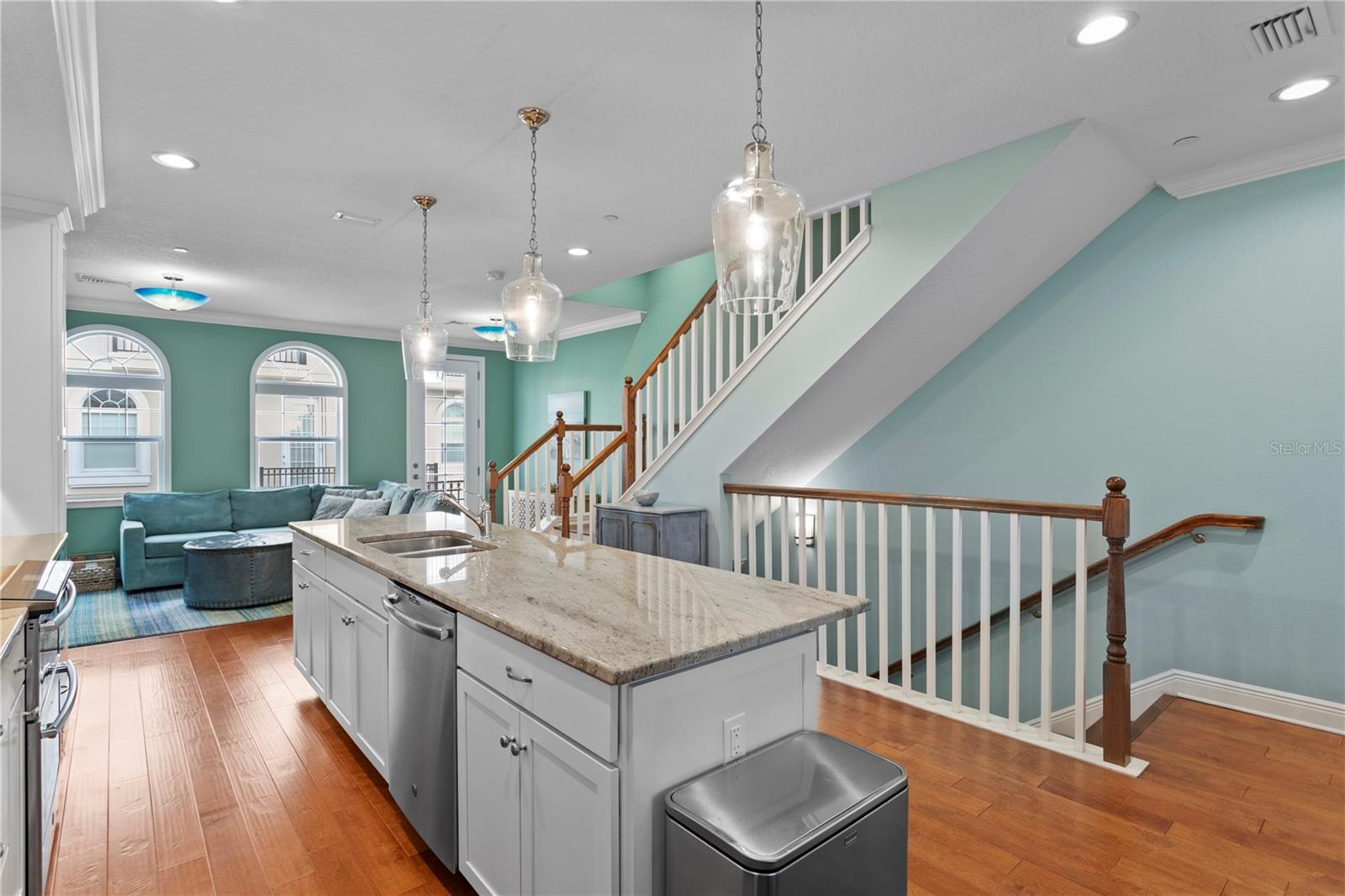 REGENT LANE - Residential