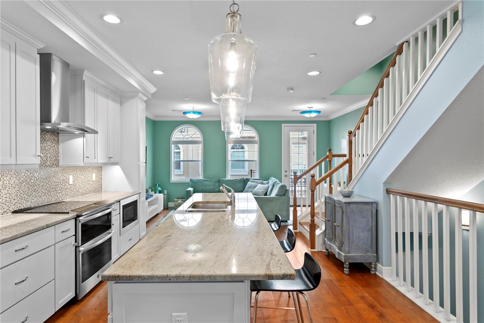 REGENT LANE - Residential