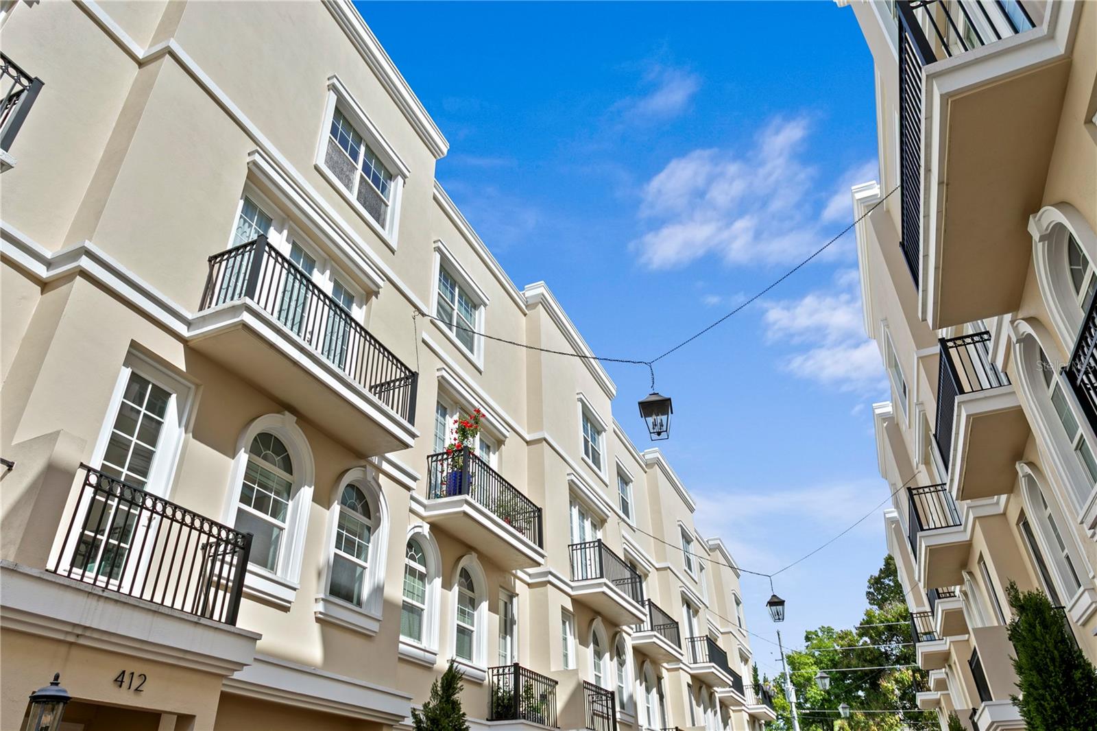 REGENT LANE - Residential