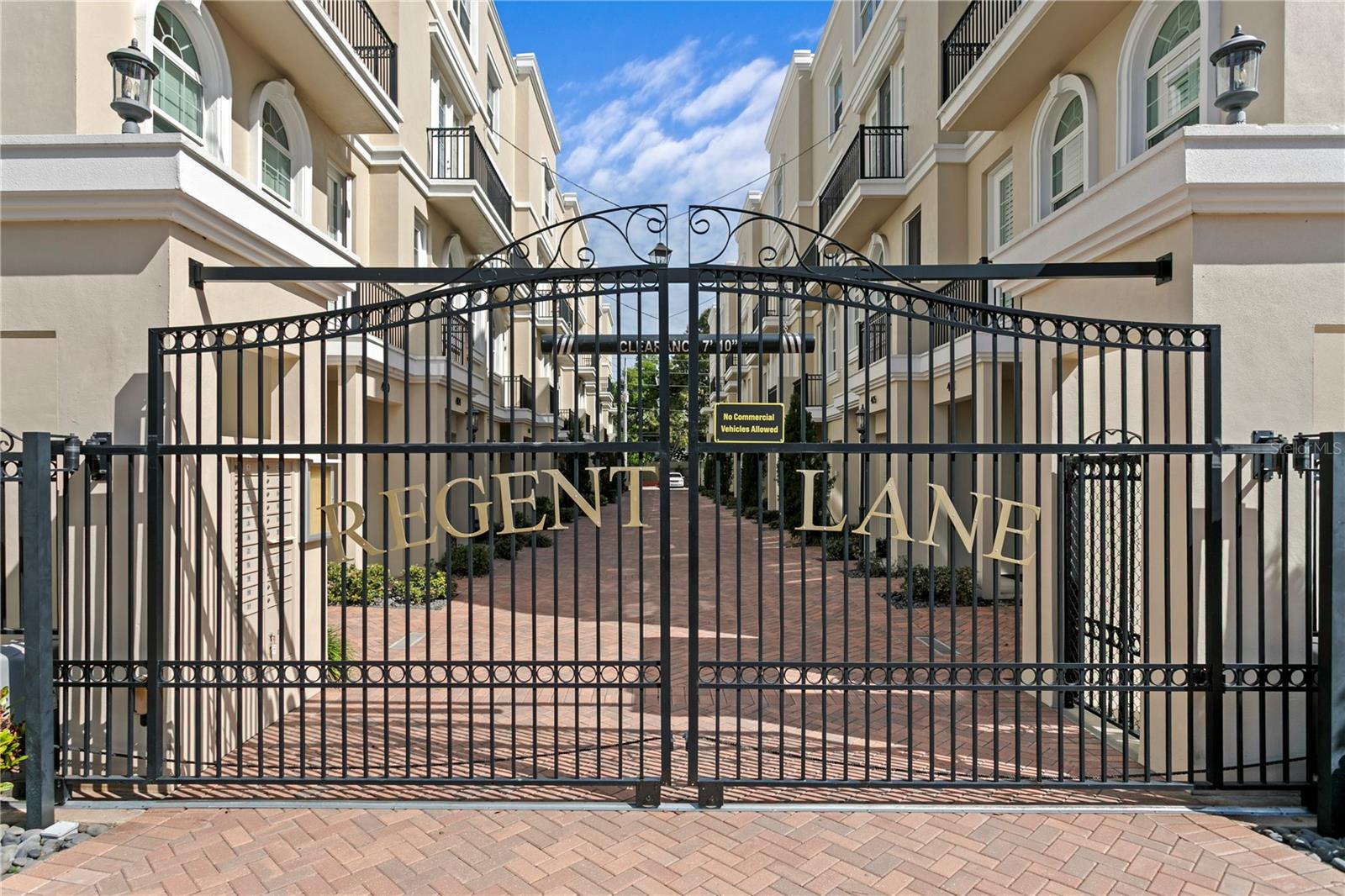 REGENT LANE - Residential