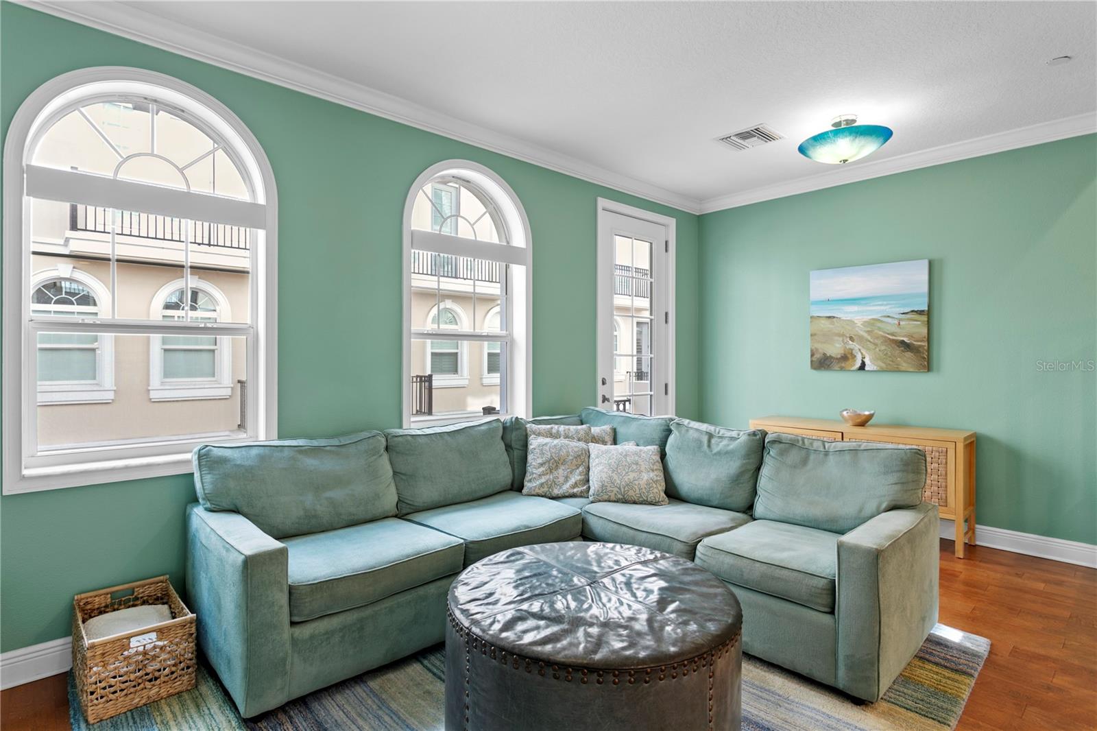 REGENT LANE - Residential