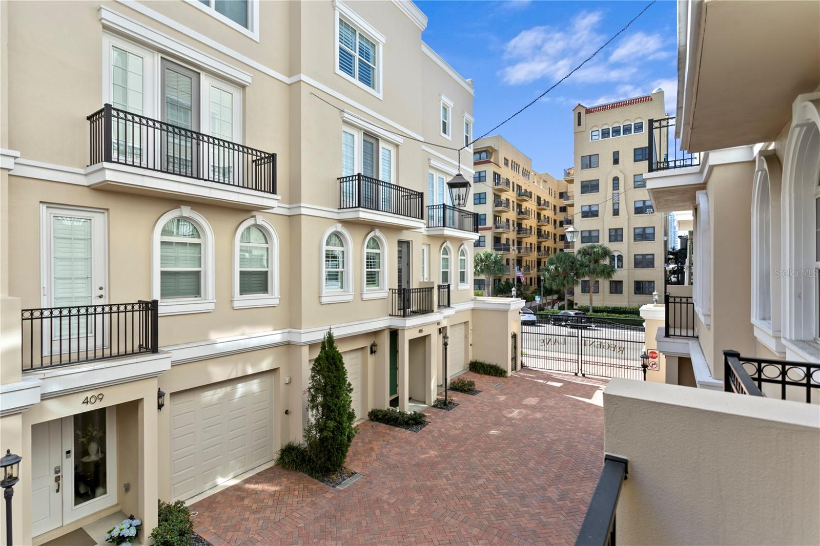 REGENT LANE - Residential