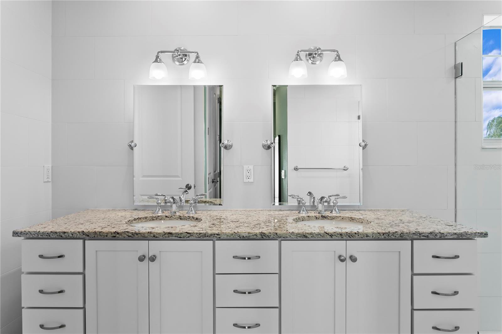 REGENT LANE - Residential