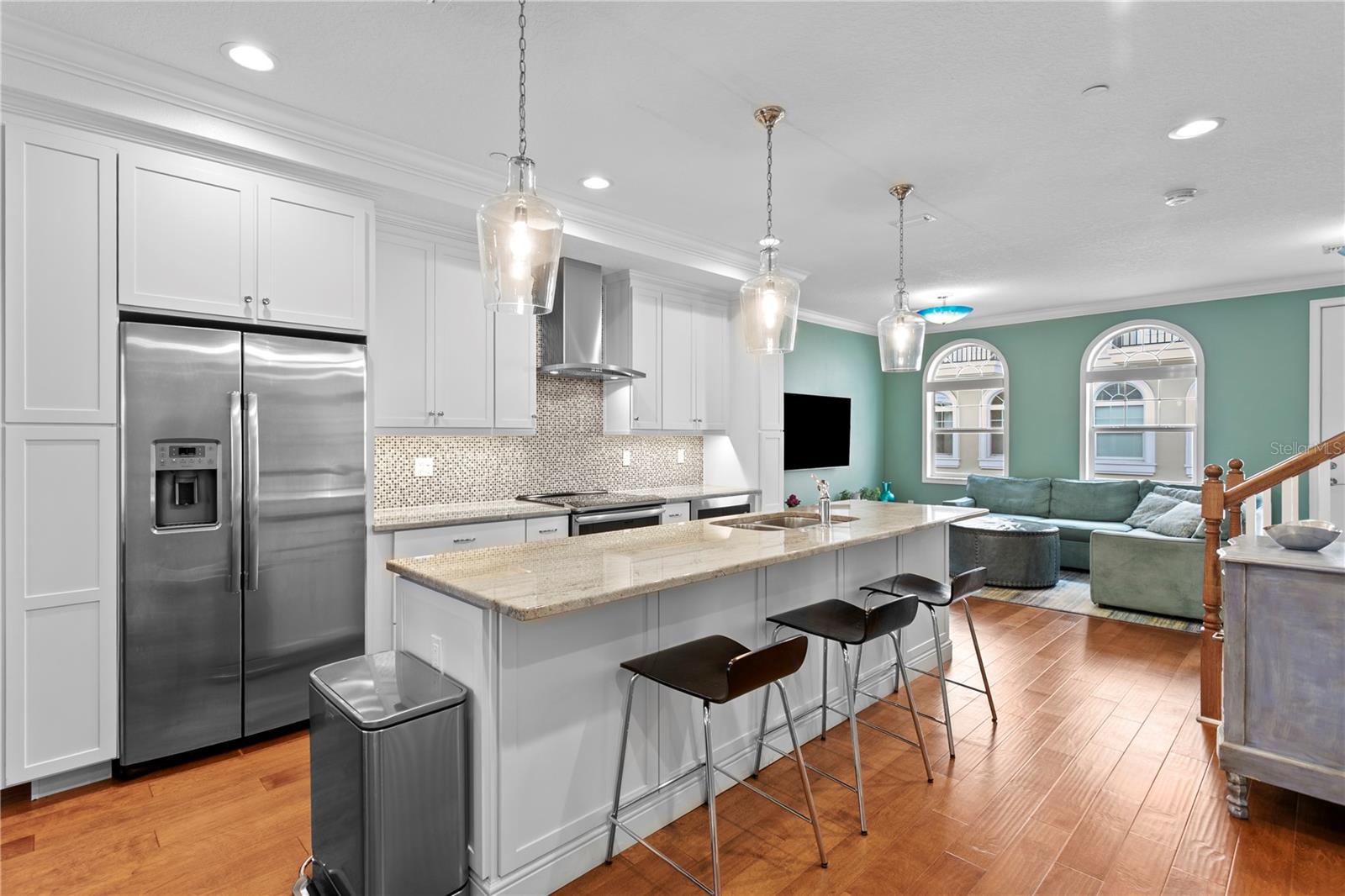 REGENT LANE - Residential