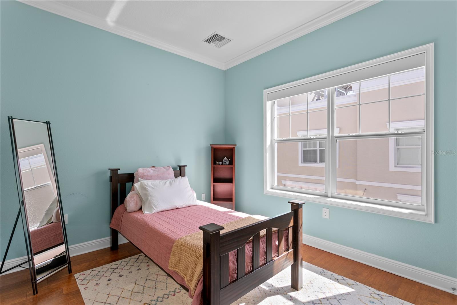 REGENT LANE - Residential