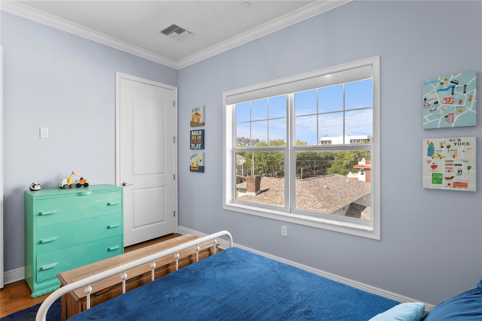 REGENT LANE - Residential