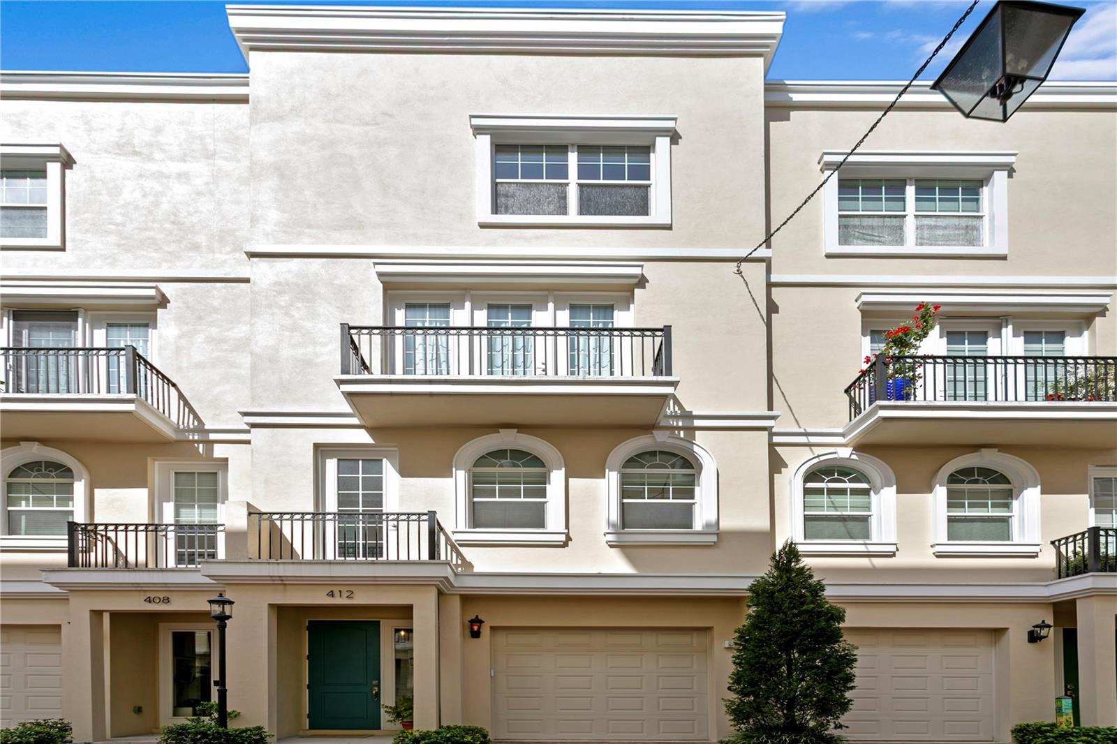 REGENT LANE - Residential