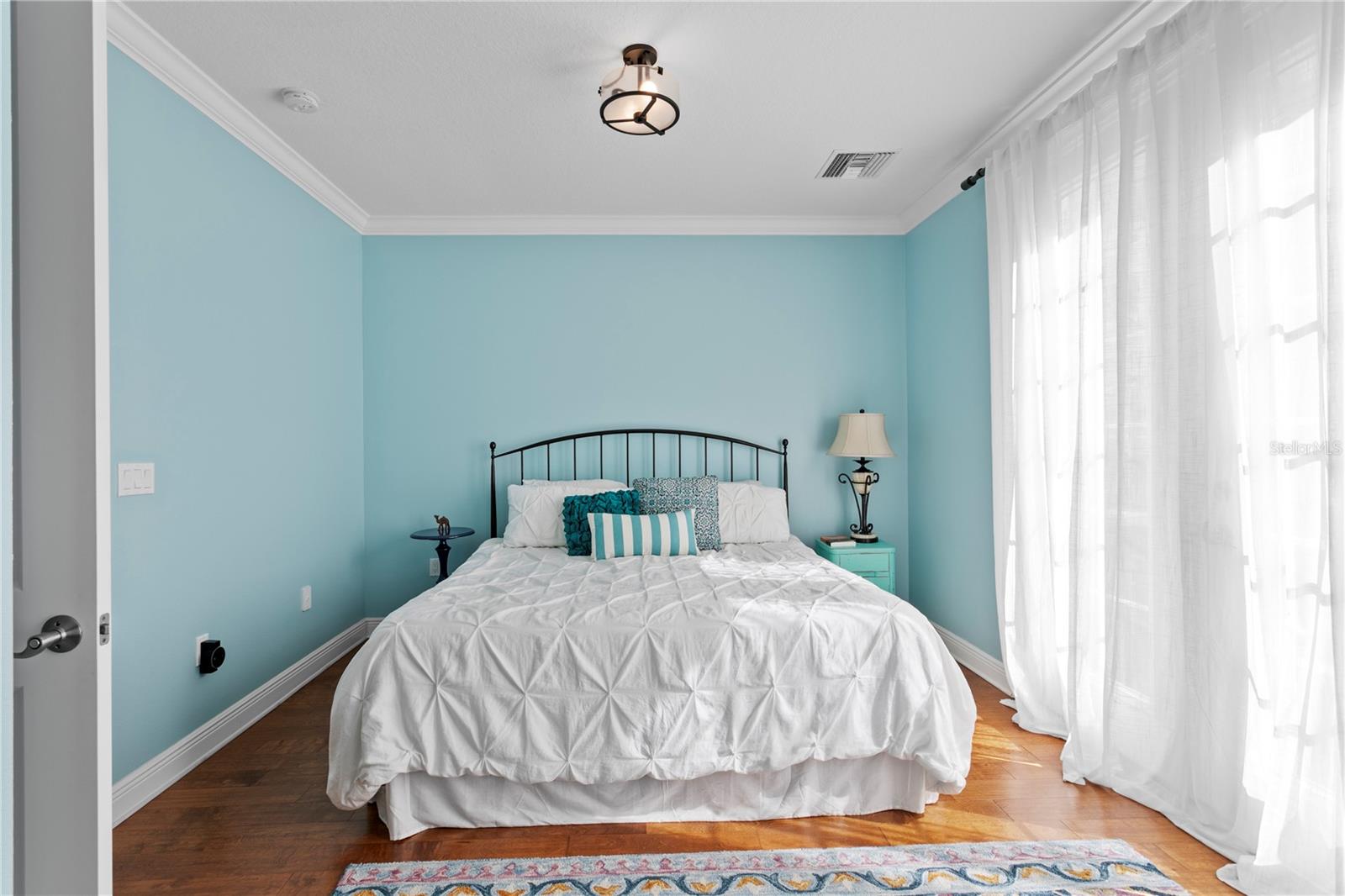 REGENT LANE - Residential