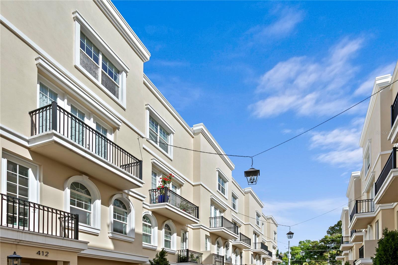 REGENT LANE - Residential