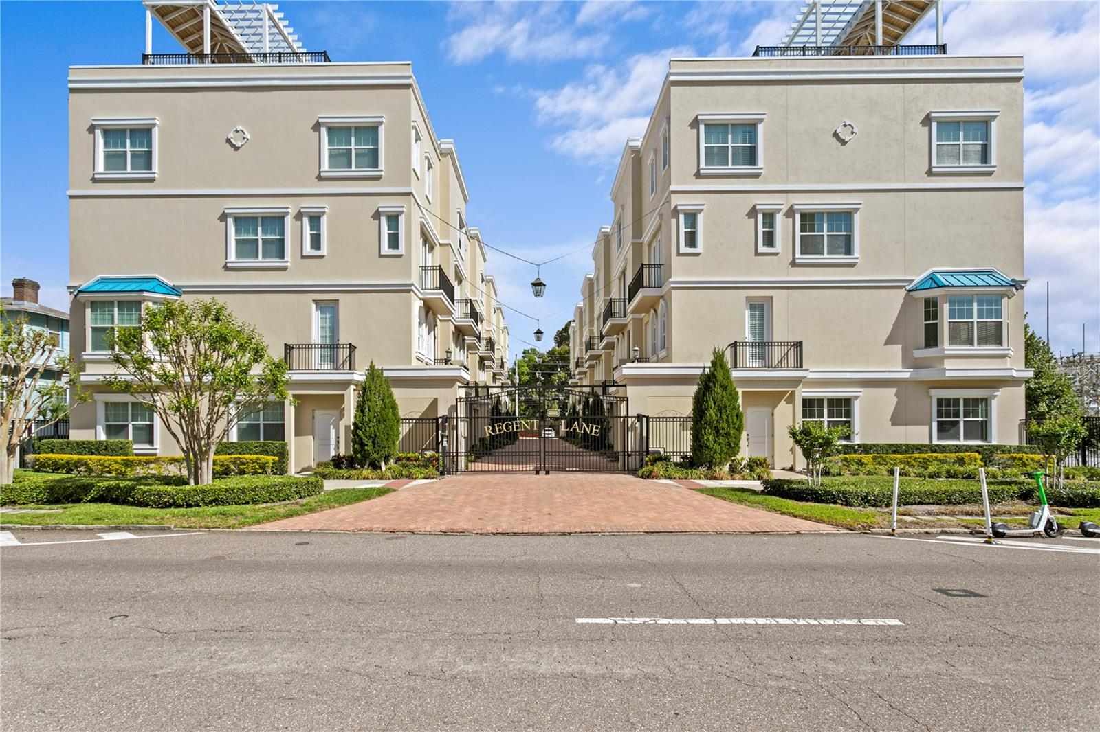 REGENT LANE - Residential