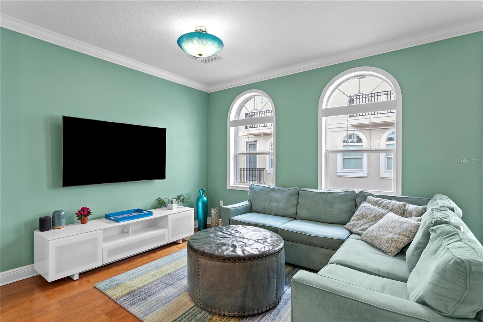 REGENT LANE - Residential