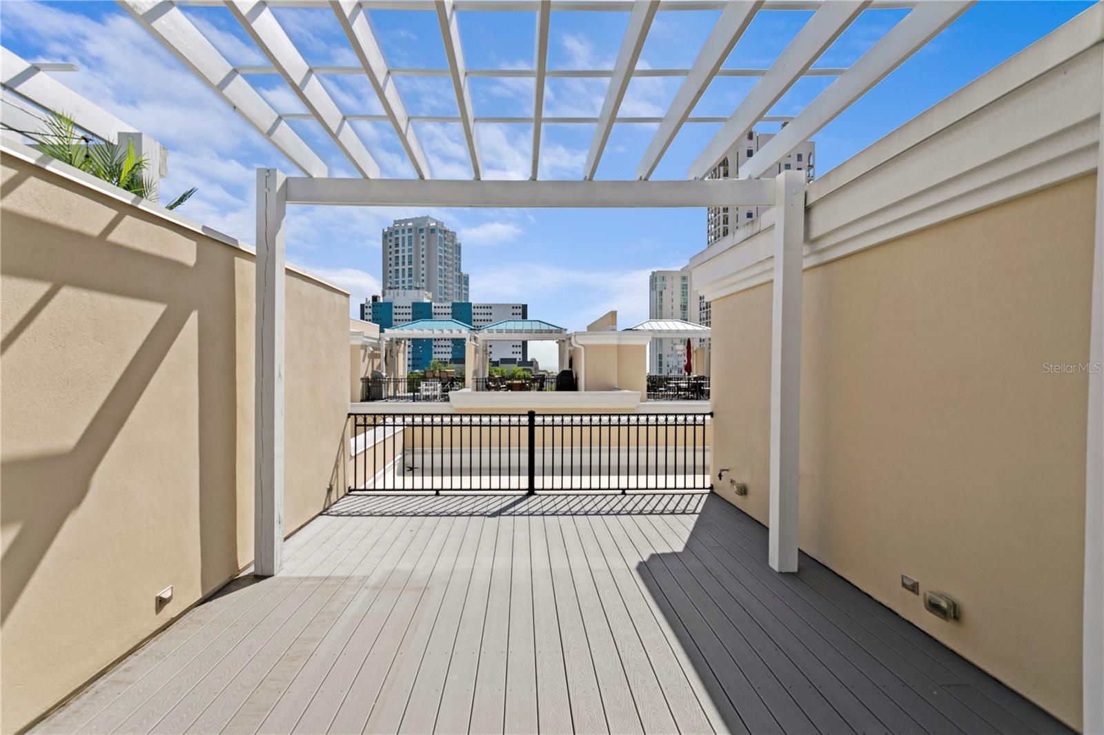 REGENT LANE - Residential