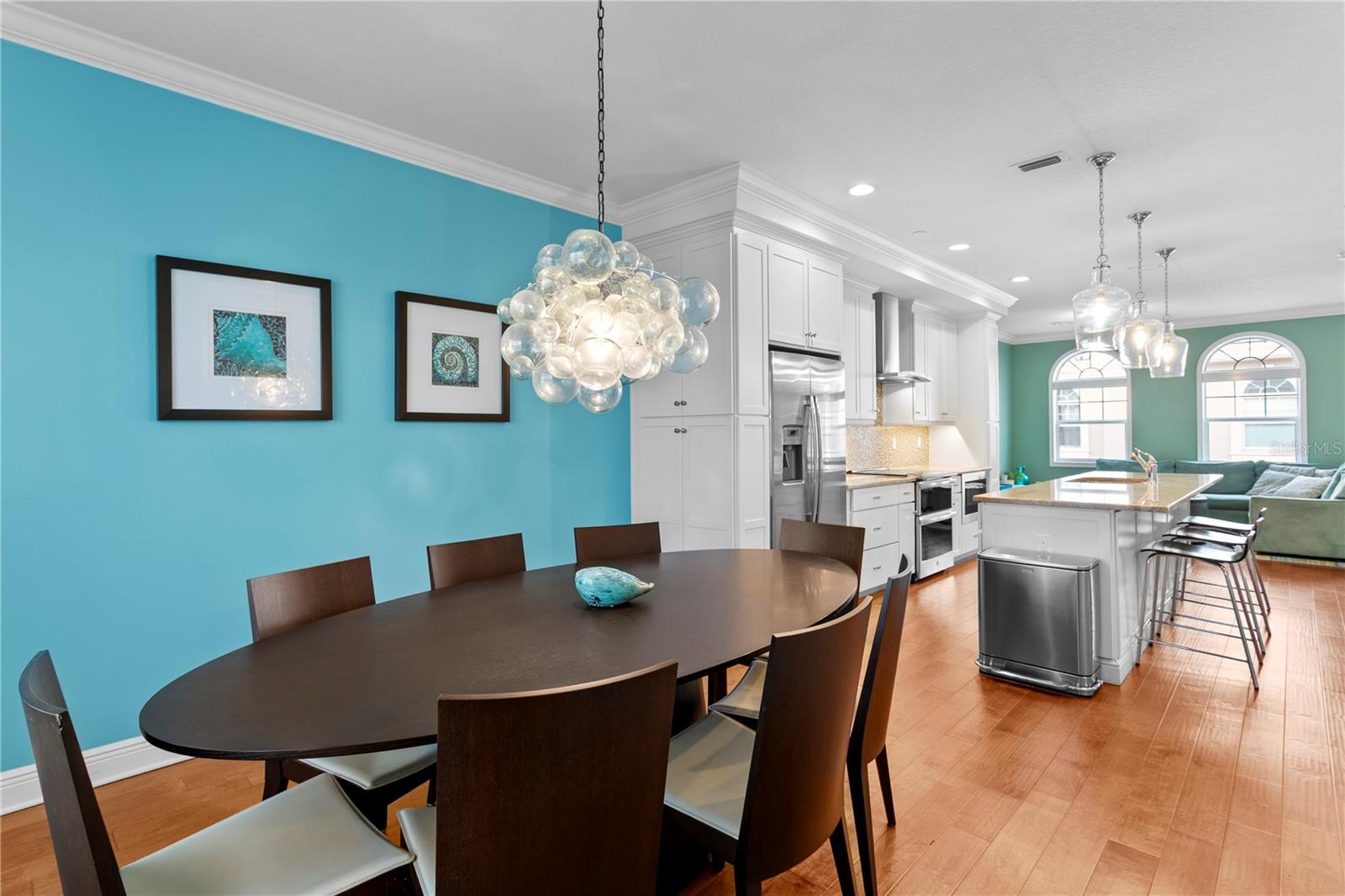 REGENT LANE - Residential