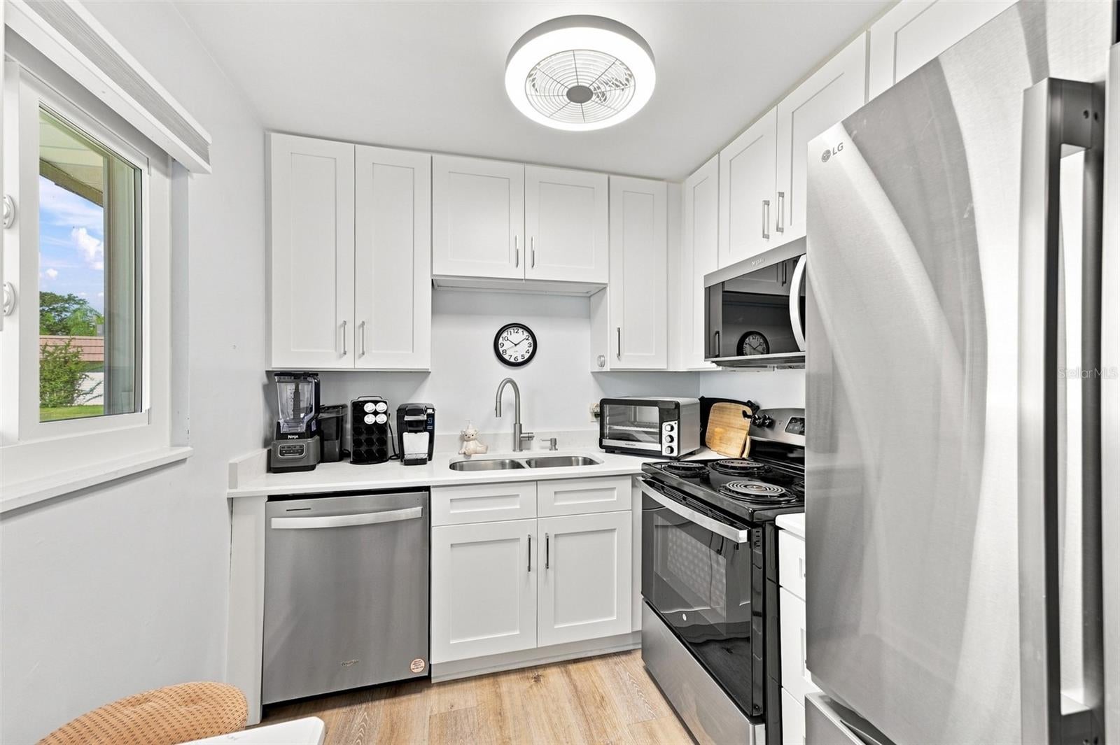 205 KINGS BOULEVARD 64, SUN CITY CENTER, FL, 33573 4 205 KINGS BOULEVARD 64