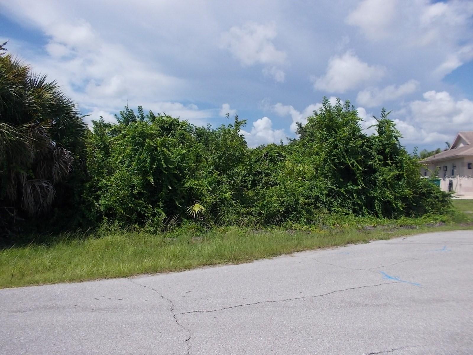 140 SWAN DRIVE, ROTONDA WEST, FL, 33947 2 140 SWAN DRIVE