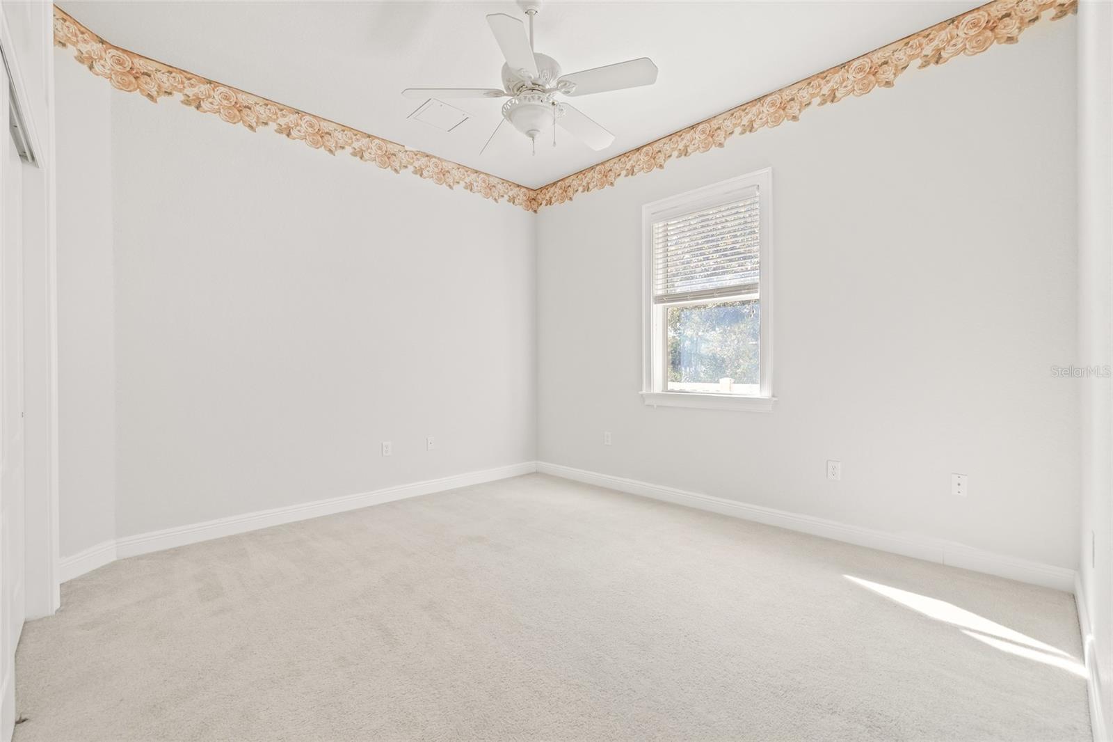 ROYAL HIGHLANDS - Residential