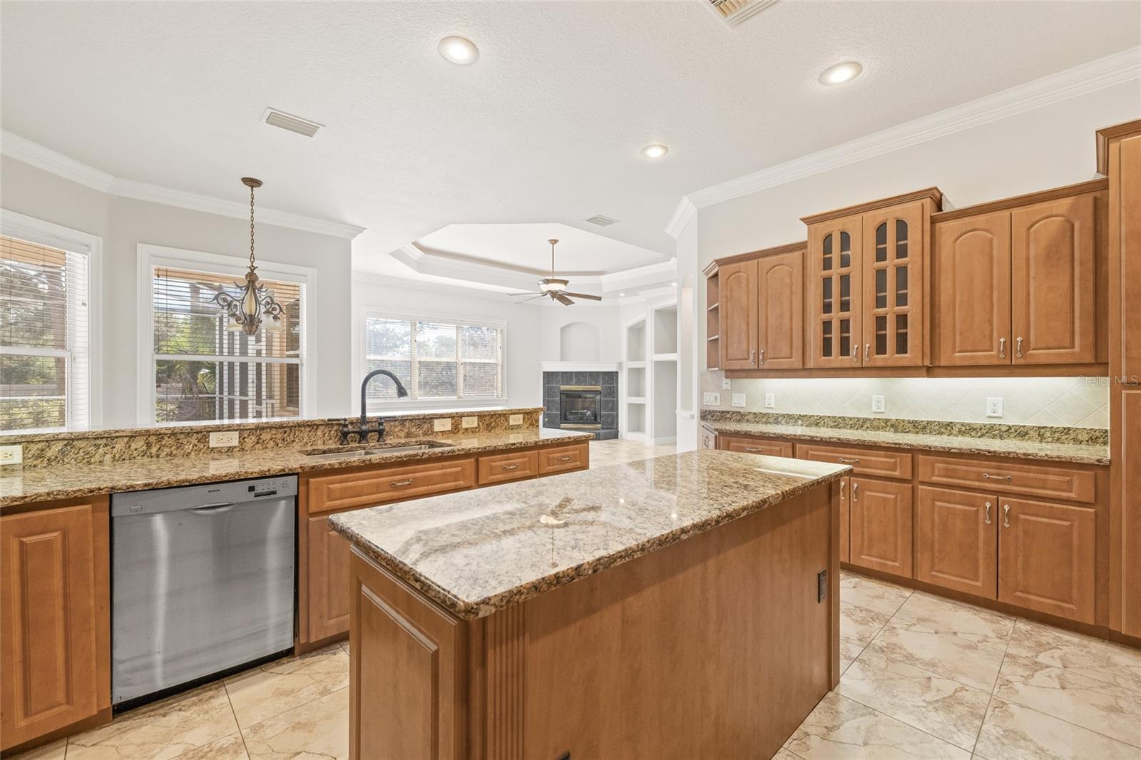 ROYAL HIGHLANDS - Residential