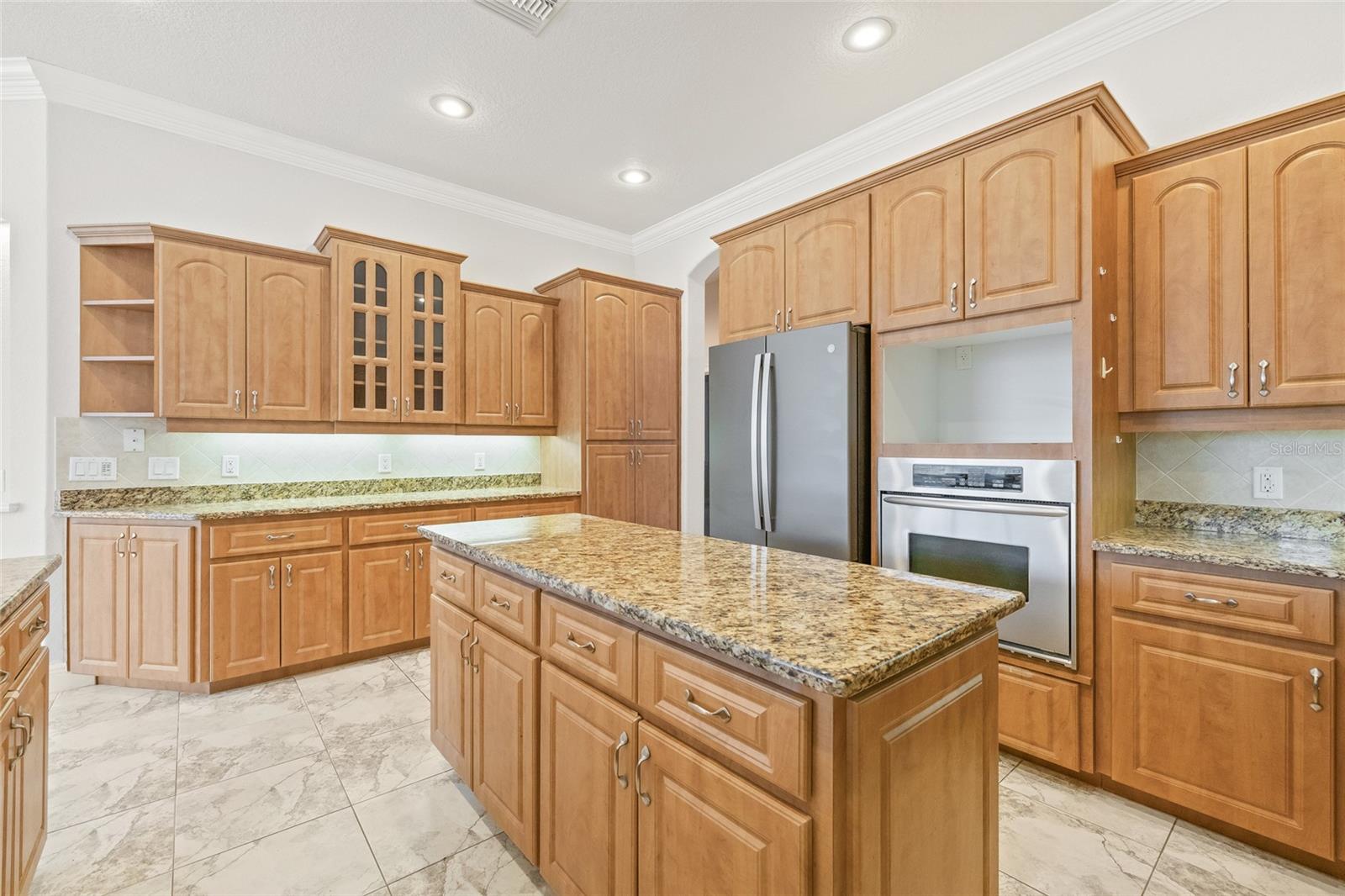 ROYAL HIGHLANDS - Residential