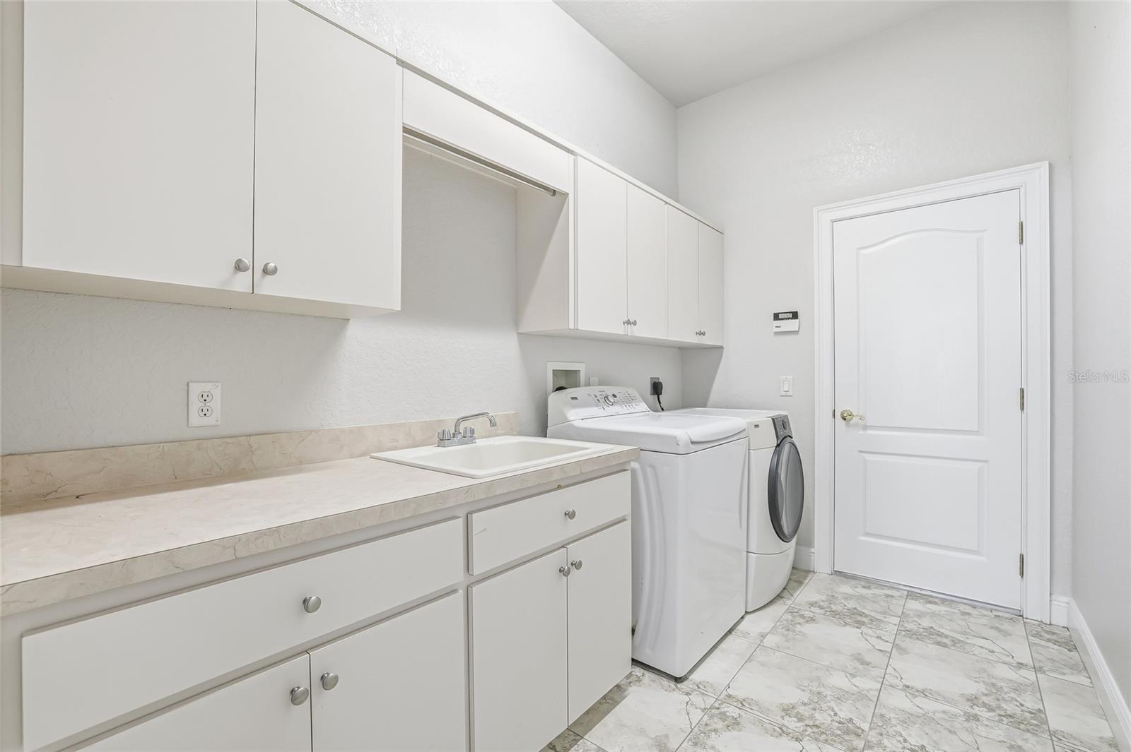 ROYAL HIGHLANDS - Residential