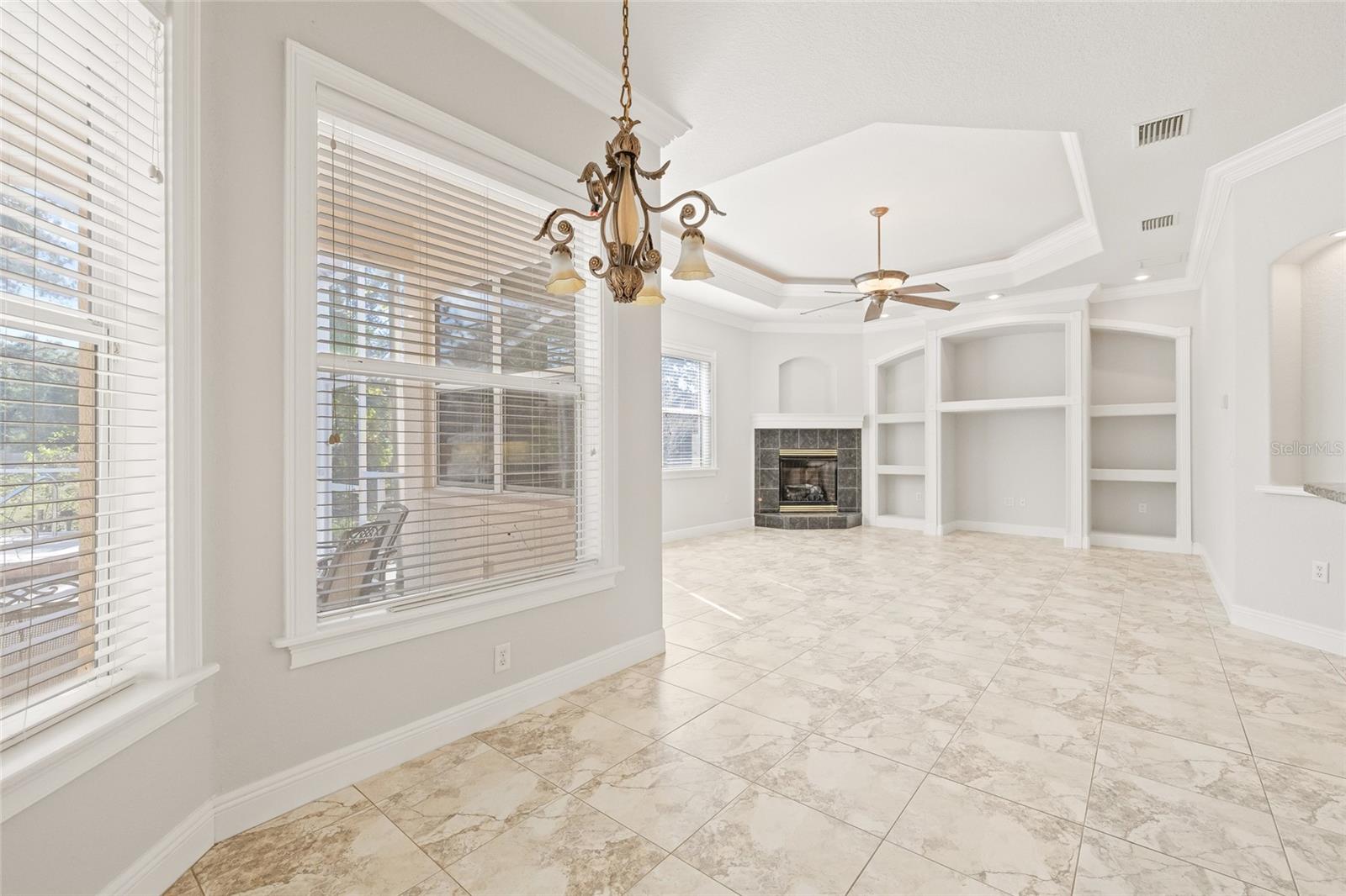 ROYAL HIGHLANDS - Residential