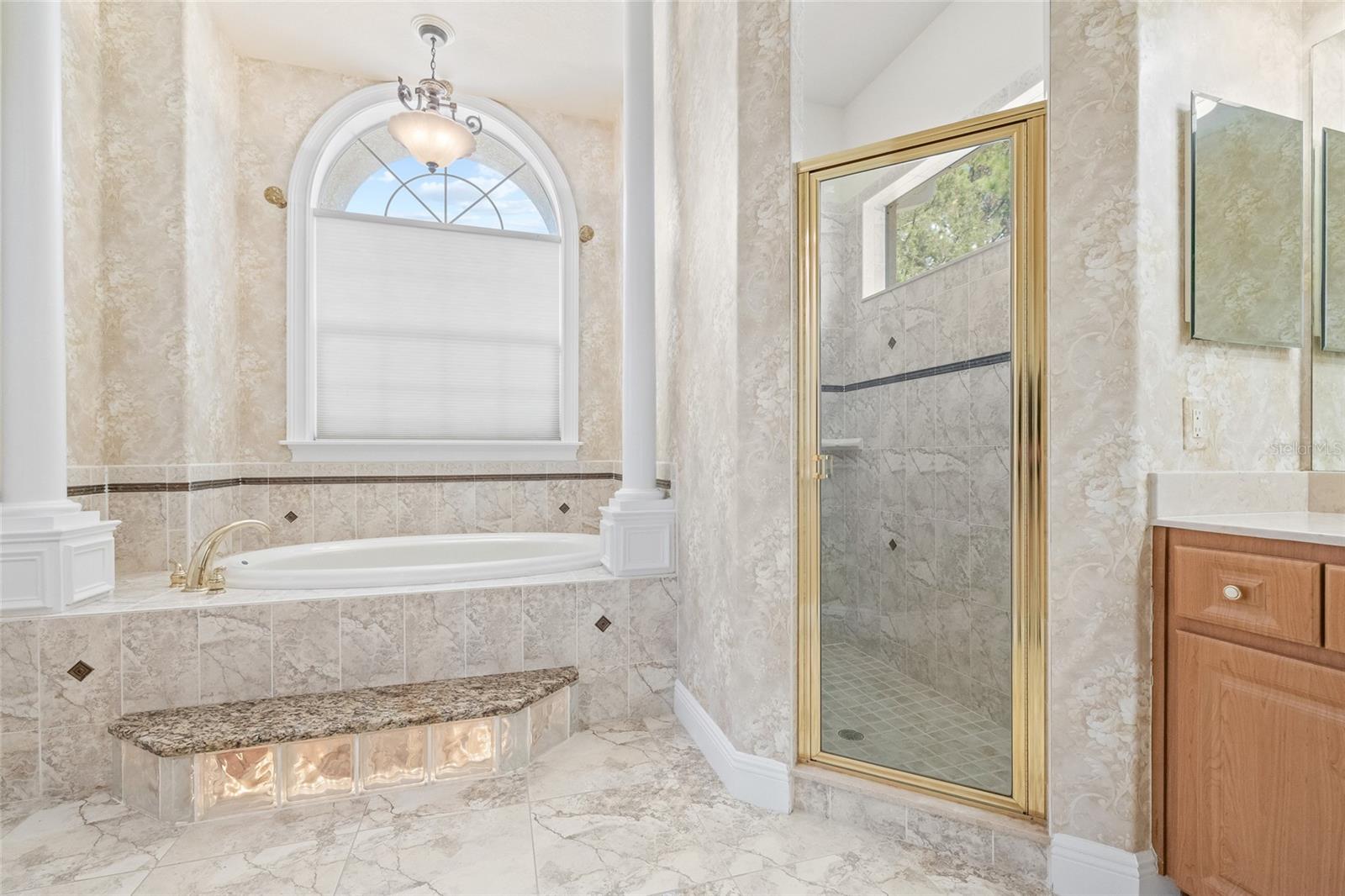 ROYAL HIGHLANDS - Residential