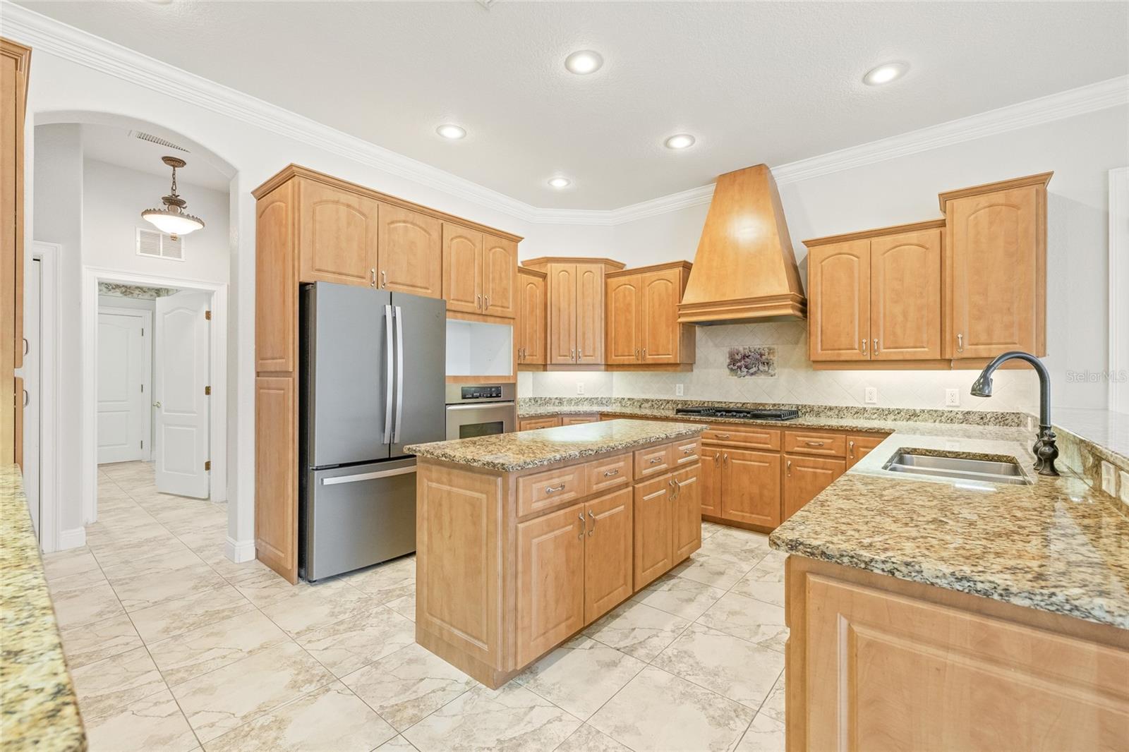 ROYAL HIGHLANDS - Residential