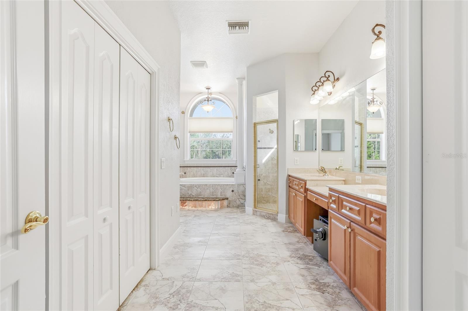 ROYAL HIGHLANDS - Residential