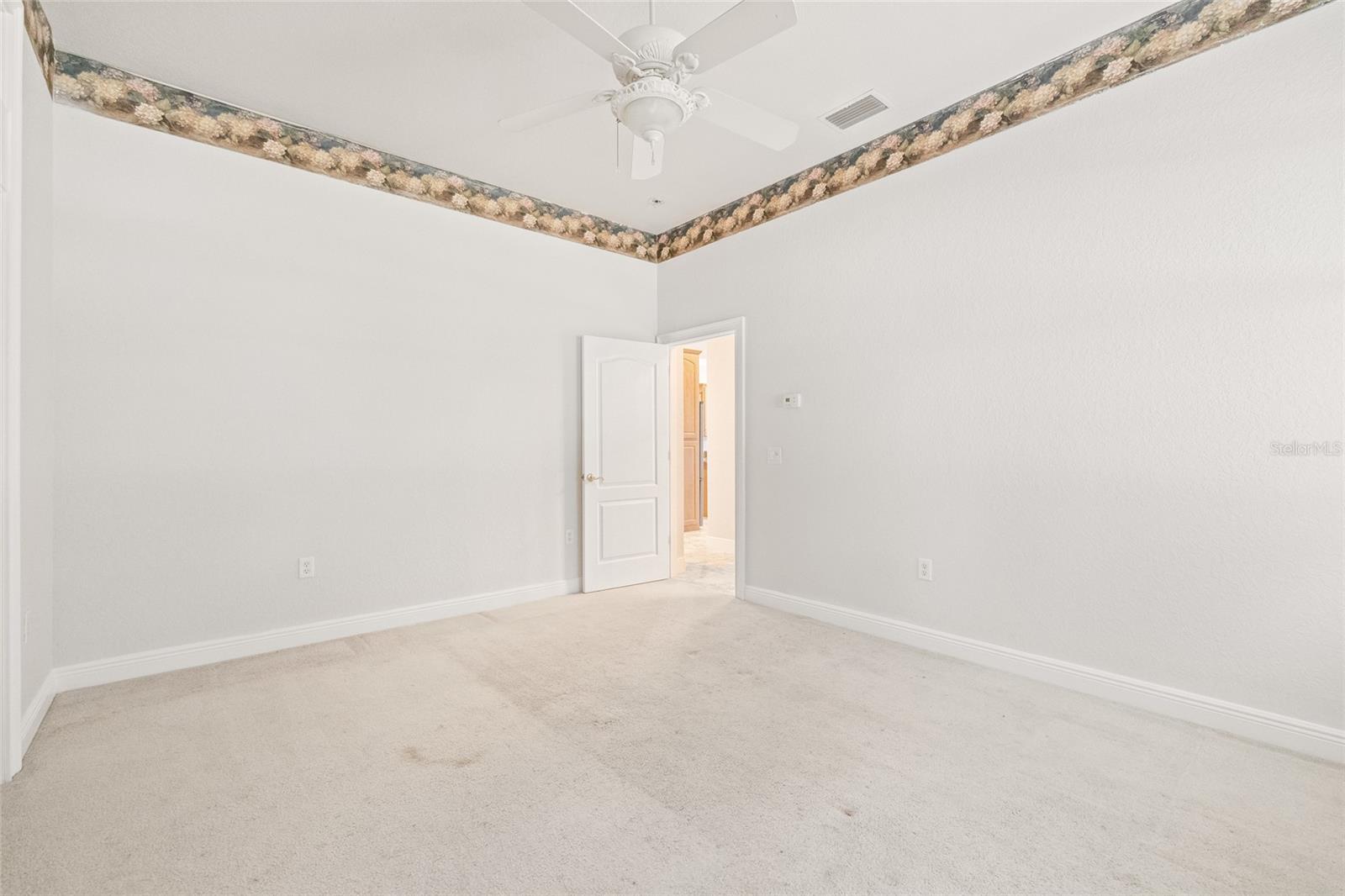 ROYAL HIGHLANDS - Residential